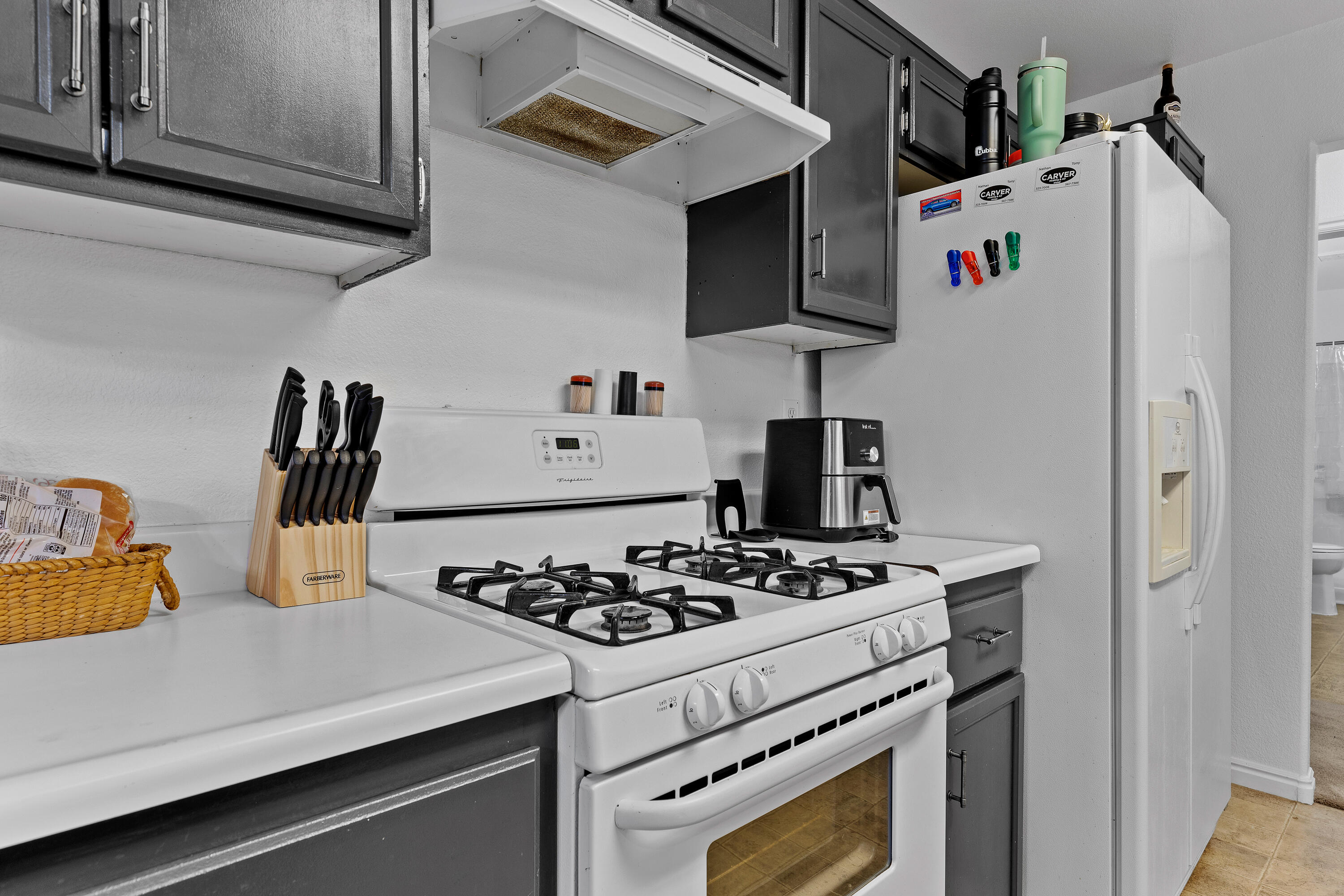 KNOLLWOOD TOWNHOMES - Residential