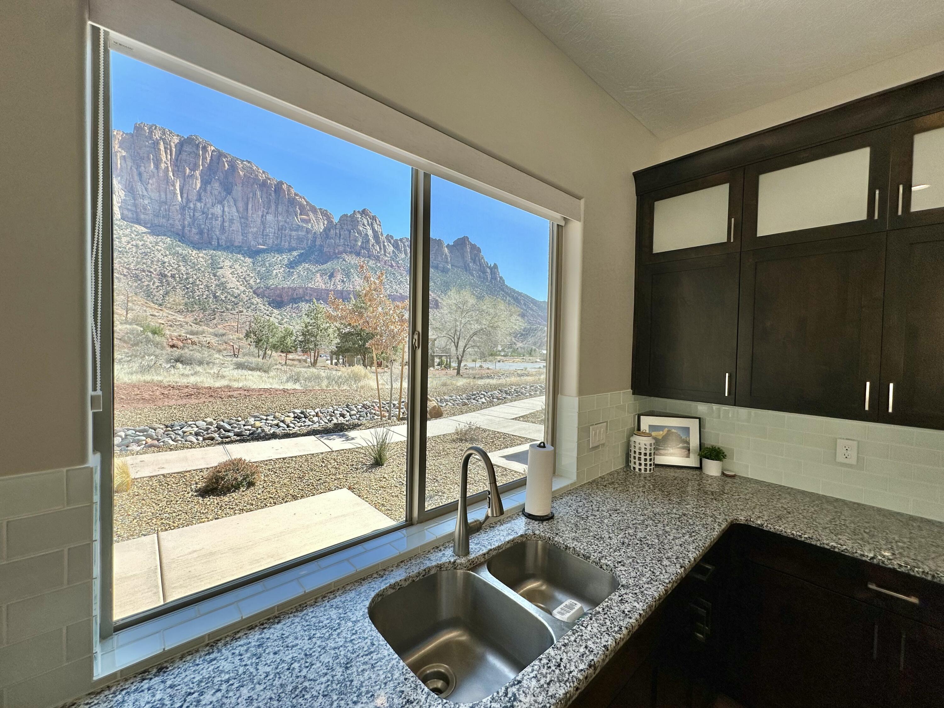 MOENAVE CONDO - Residential