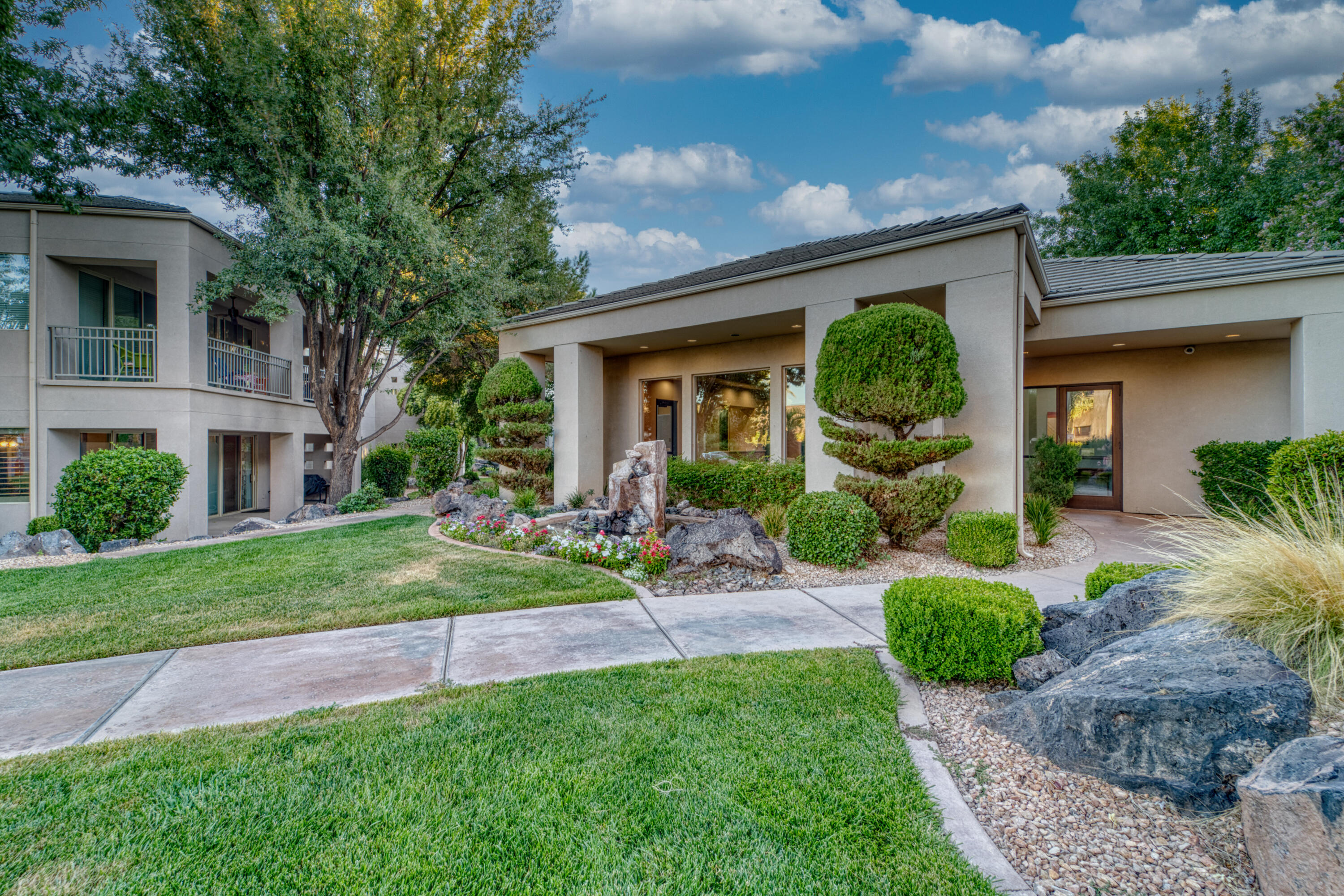 BLACKROCK CONDOS AT STONEBRIDGE - Residential