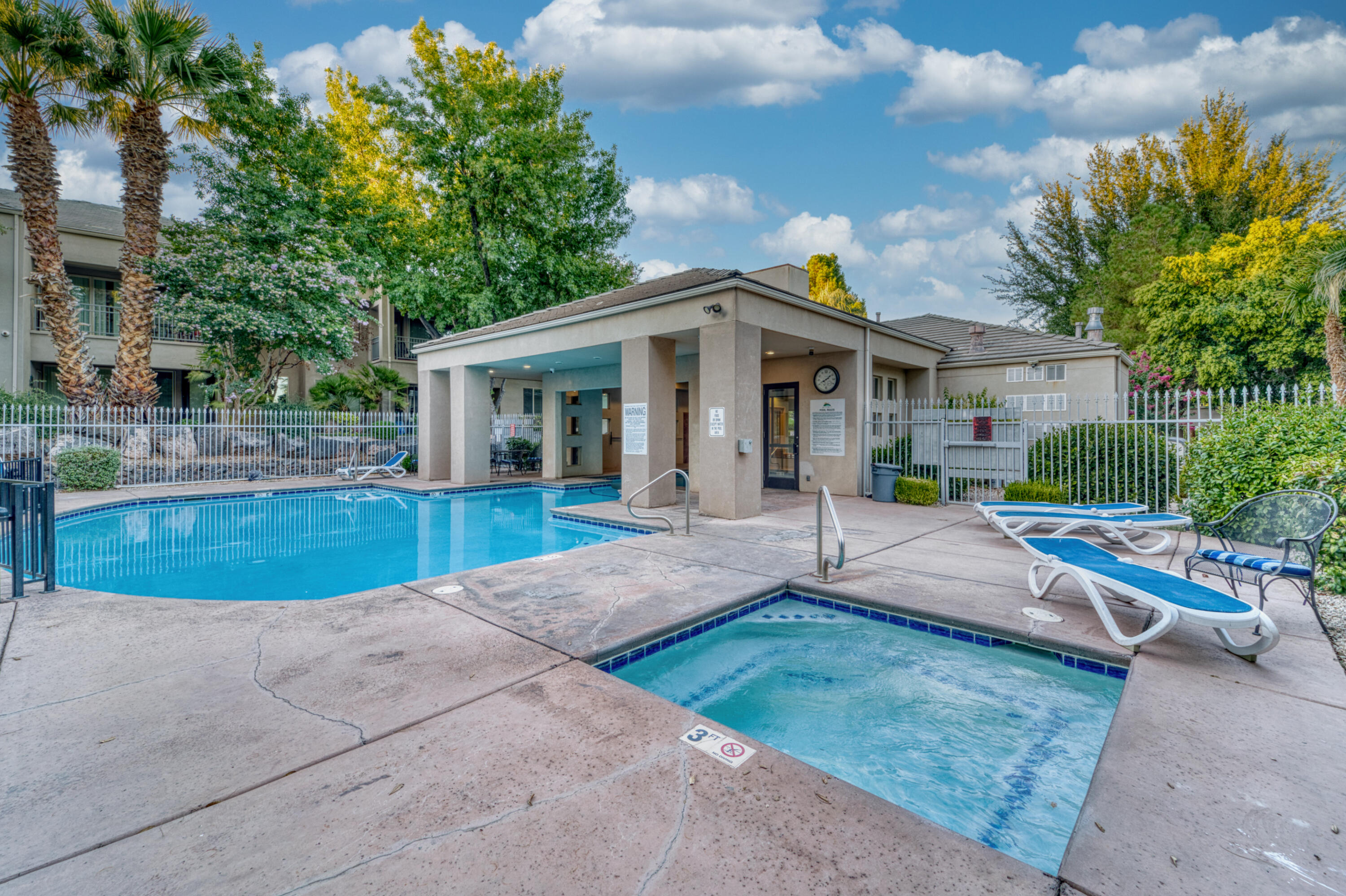 BLACKROCK CONDOS AT STONEBRIDGE - Residential