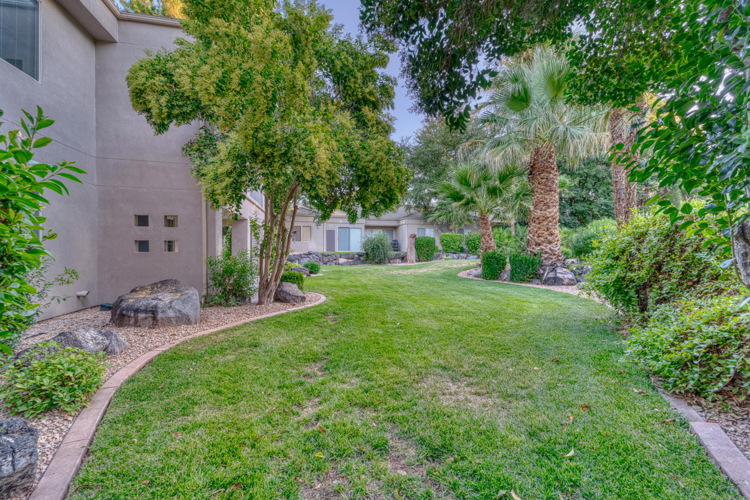 BLACKROCK CONDOS AT STONEBRIDGE - Residential