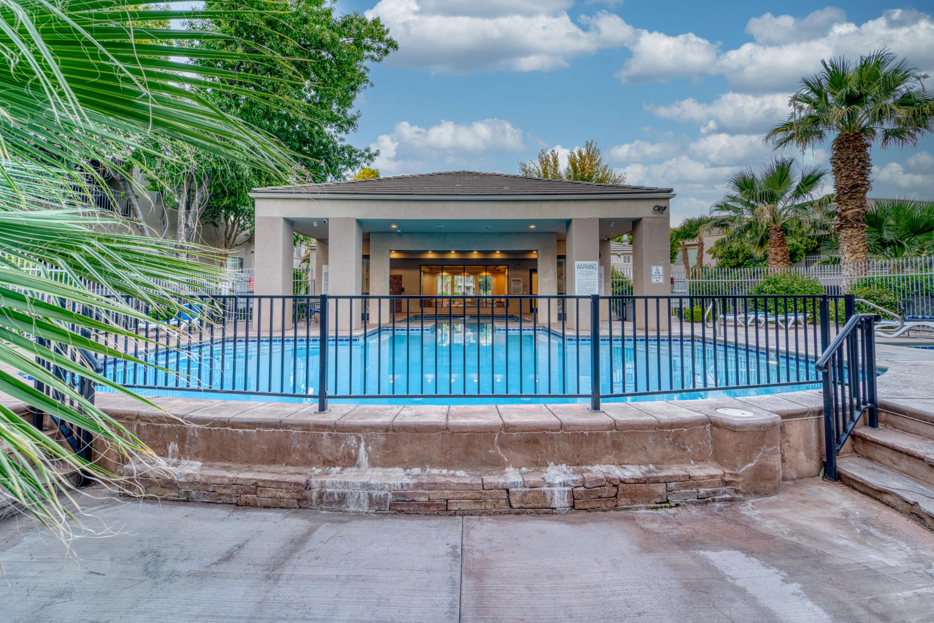 BLACKROCK CONDOS AT STONEBRIDGE - Residential