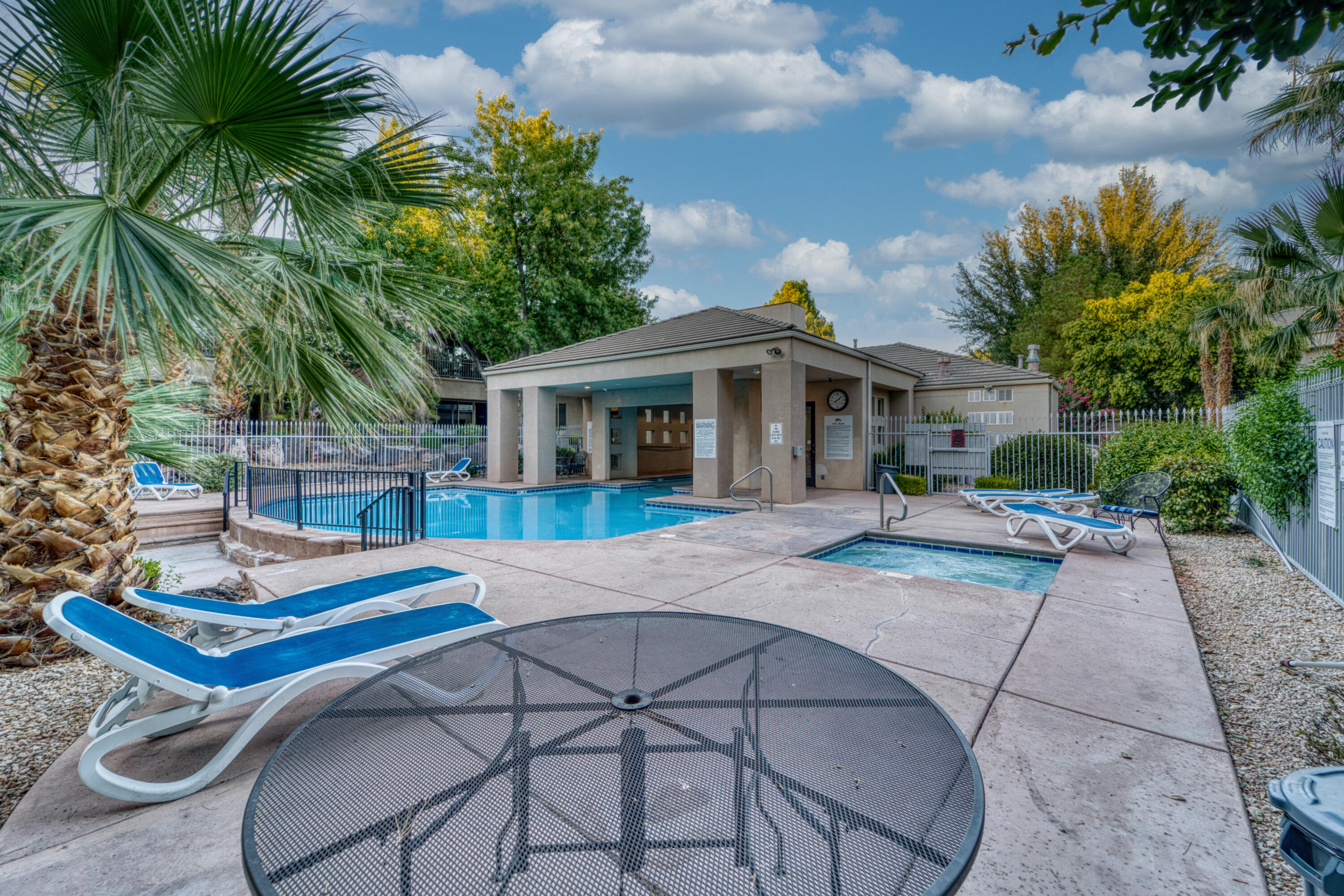 BLACKROCK CONDOS AT STONEBRIDGE - Residential