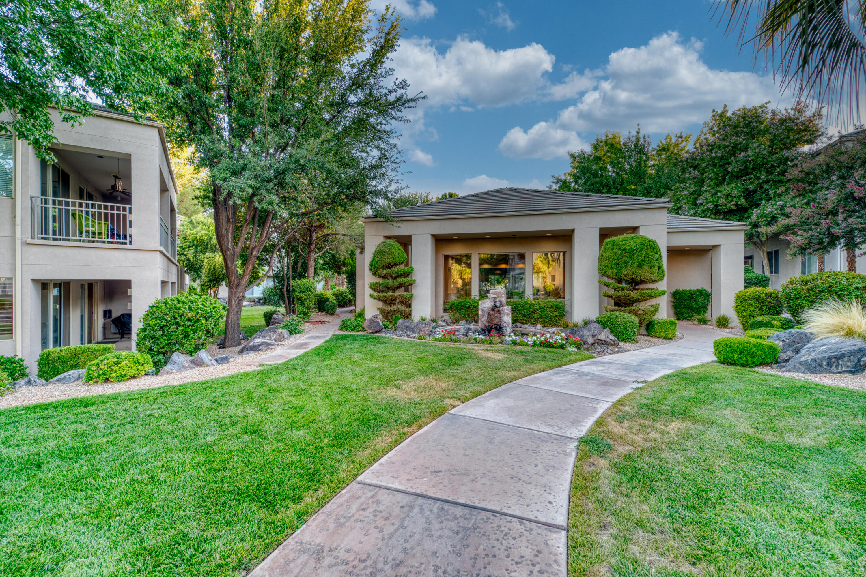 BLACKROCK CONDOS AT STONEBRIDGE - Residential