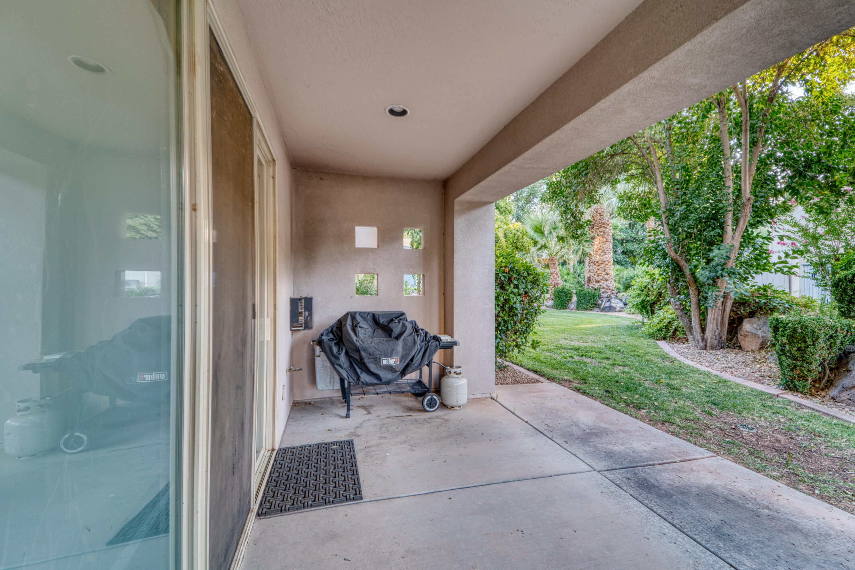 BLACKROCK CONDOS AT STONEBRIDGE - Residential