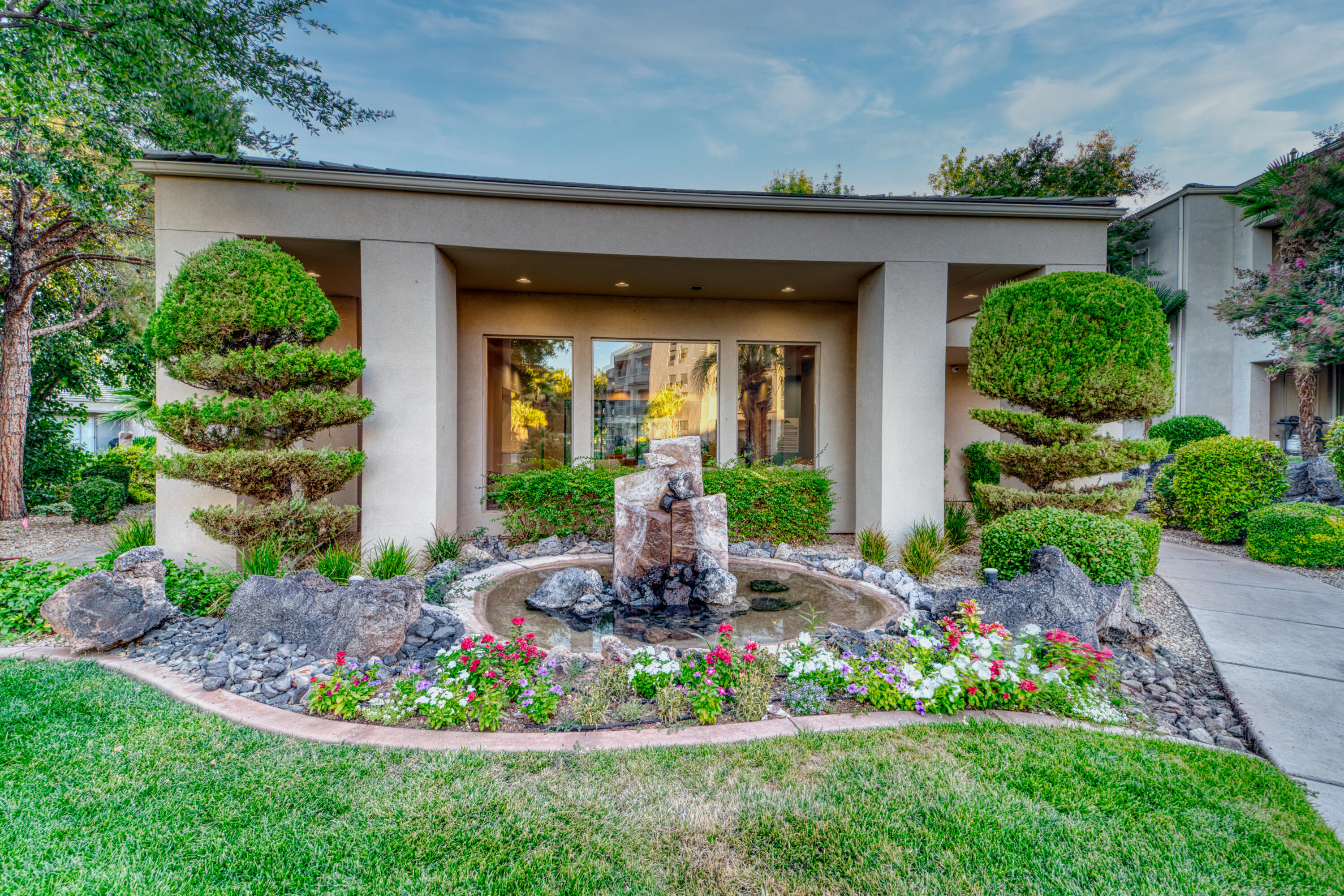 BLACKROCK CONDOS AT STONEBRIDGE - Residential