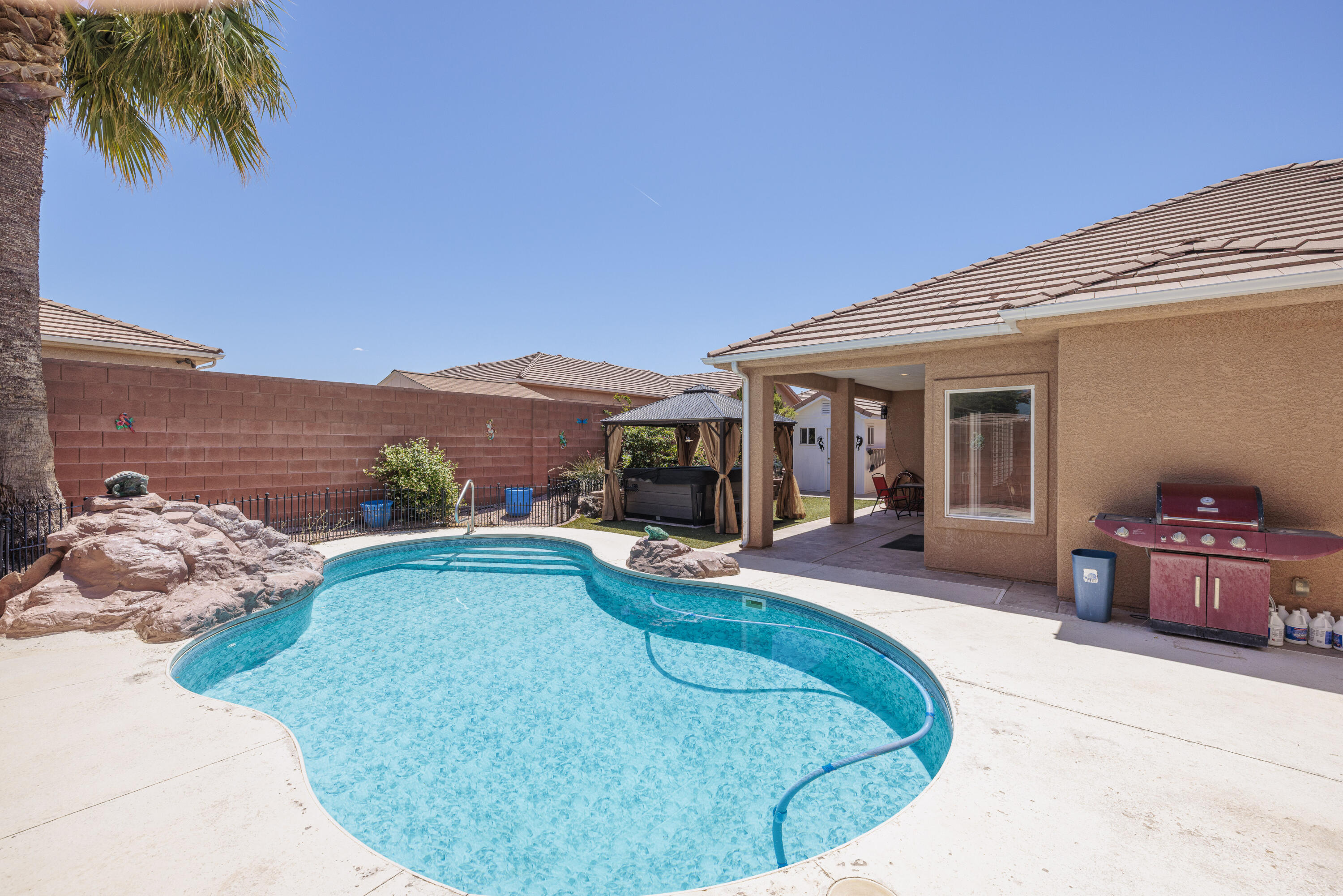 SKY RIDGE HOMESITES - Residential