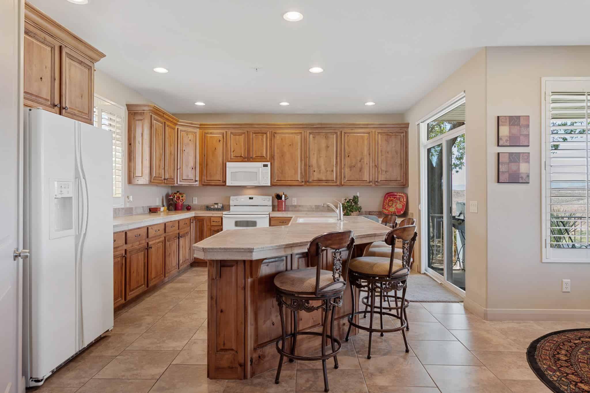 LAS PALMAS RESORT CONDOS - Residential