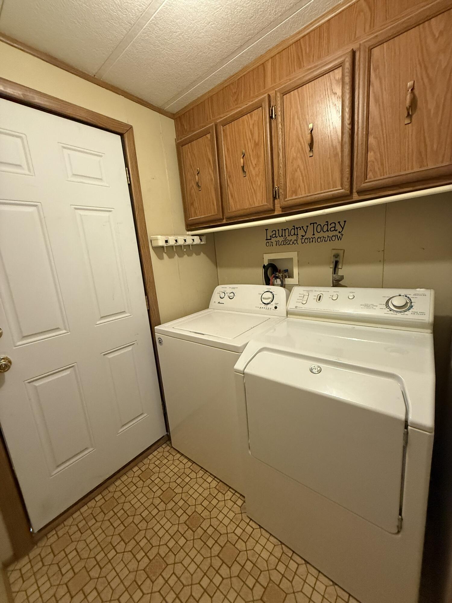 RACING RANCH ESTATES - Residential