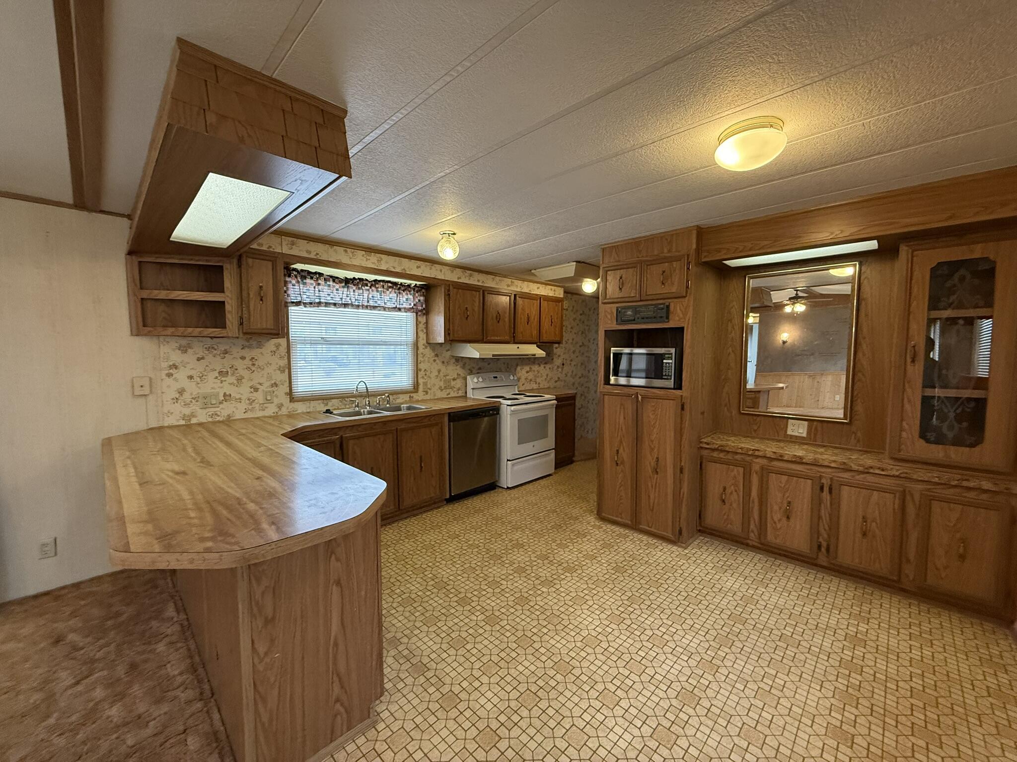 RACING RANCH ESTATES - Residential