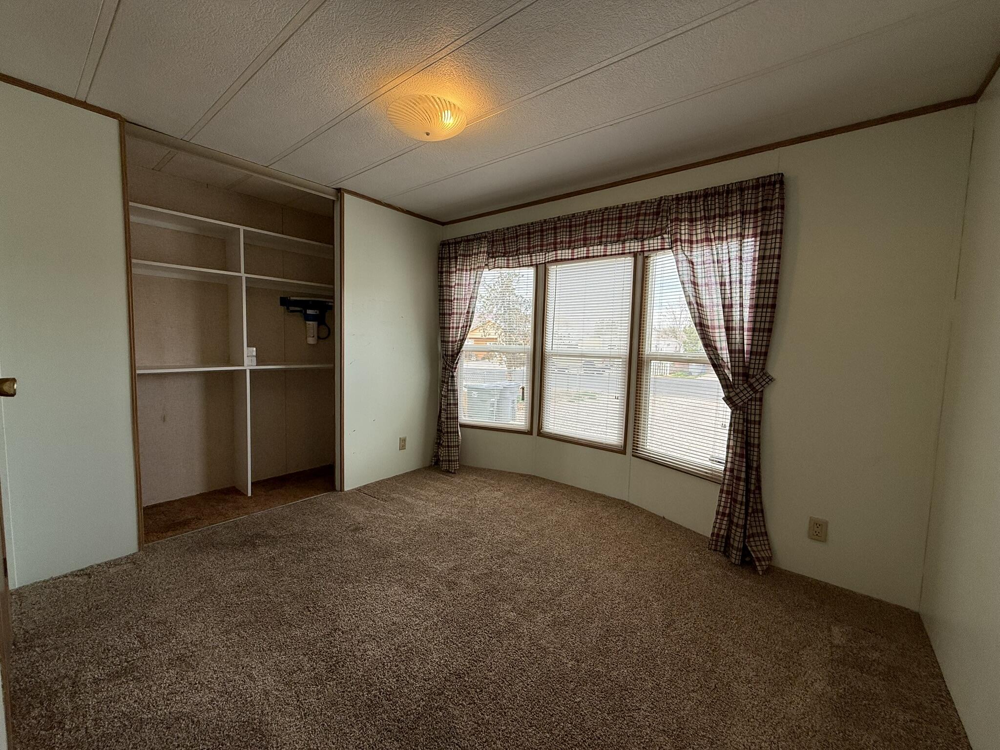 RACING RANCH ESTATES - Residential