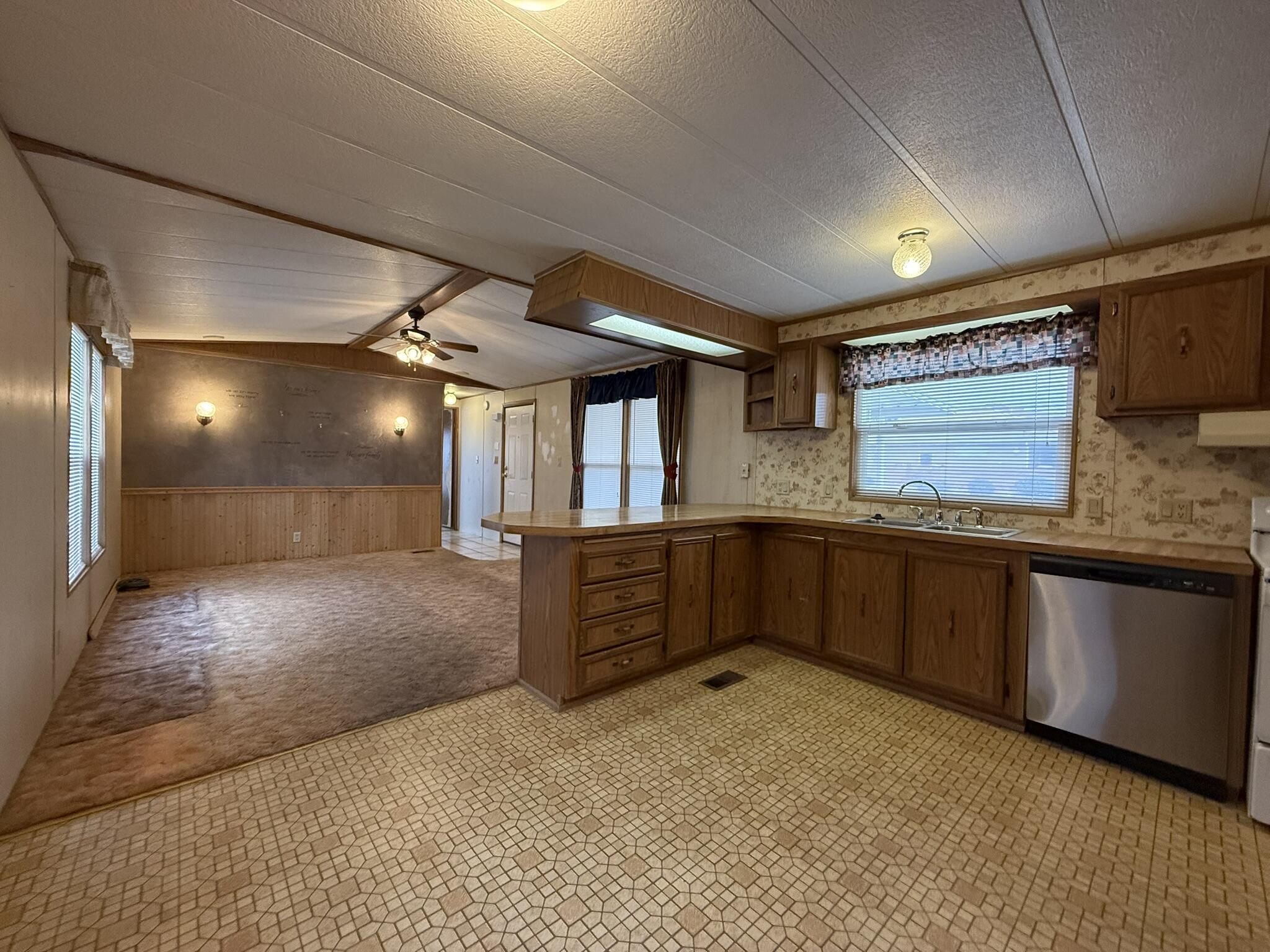 RACING RANCH ESTATES - Residential