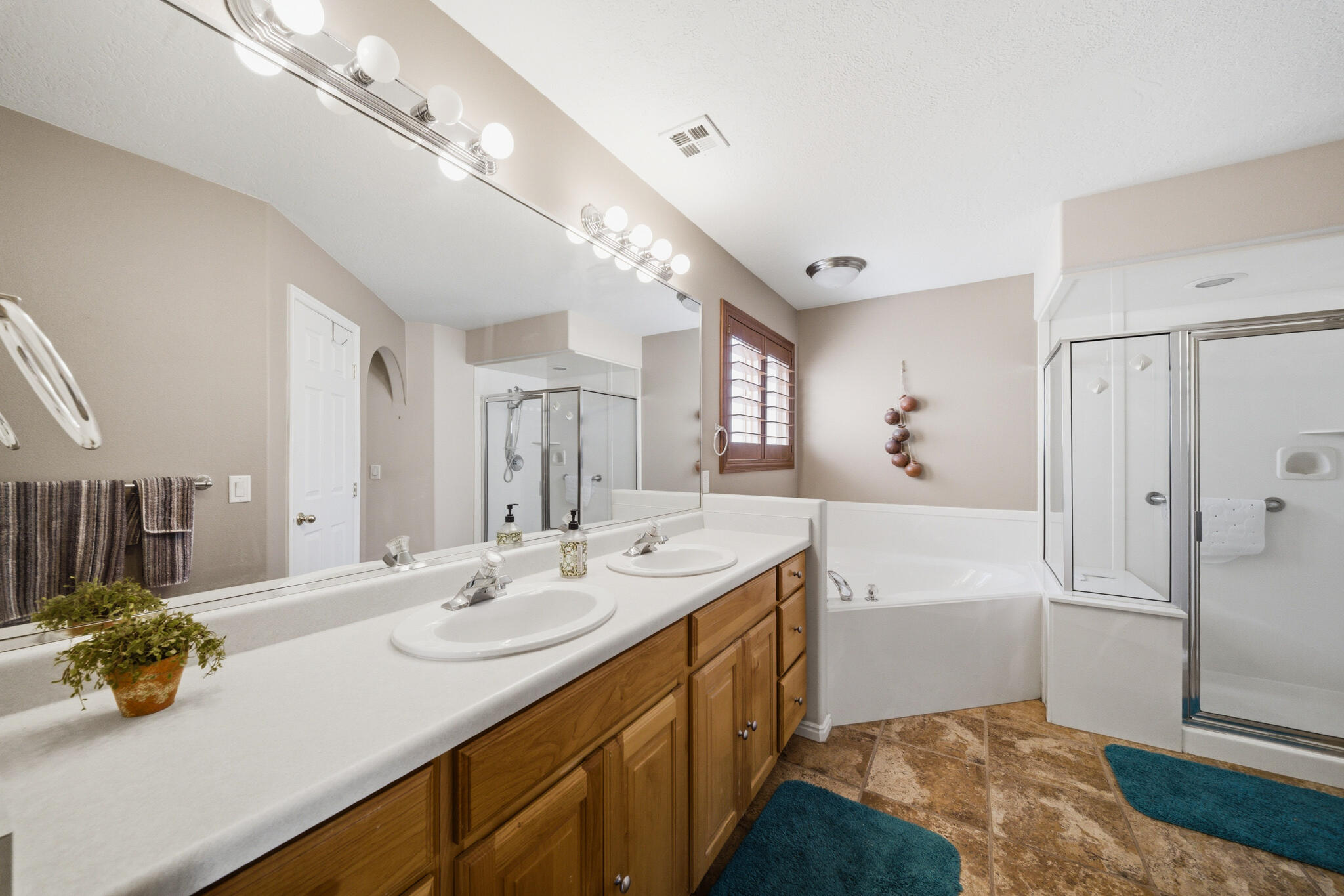 SILVERCREEK TOWNHOMES - Residential