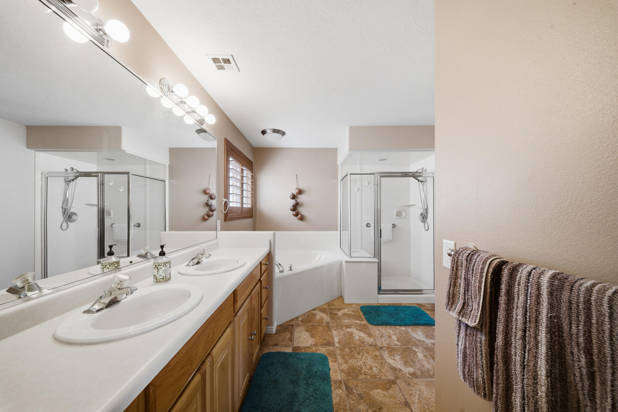SILVERCREEK TOWNHOMES - Residential