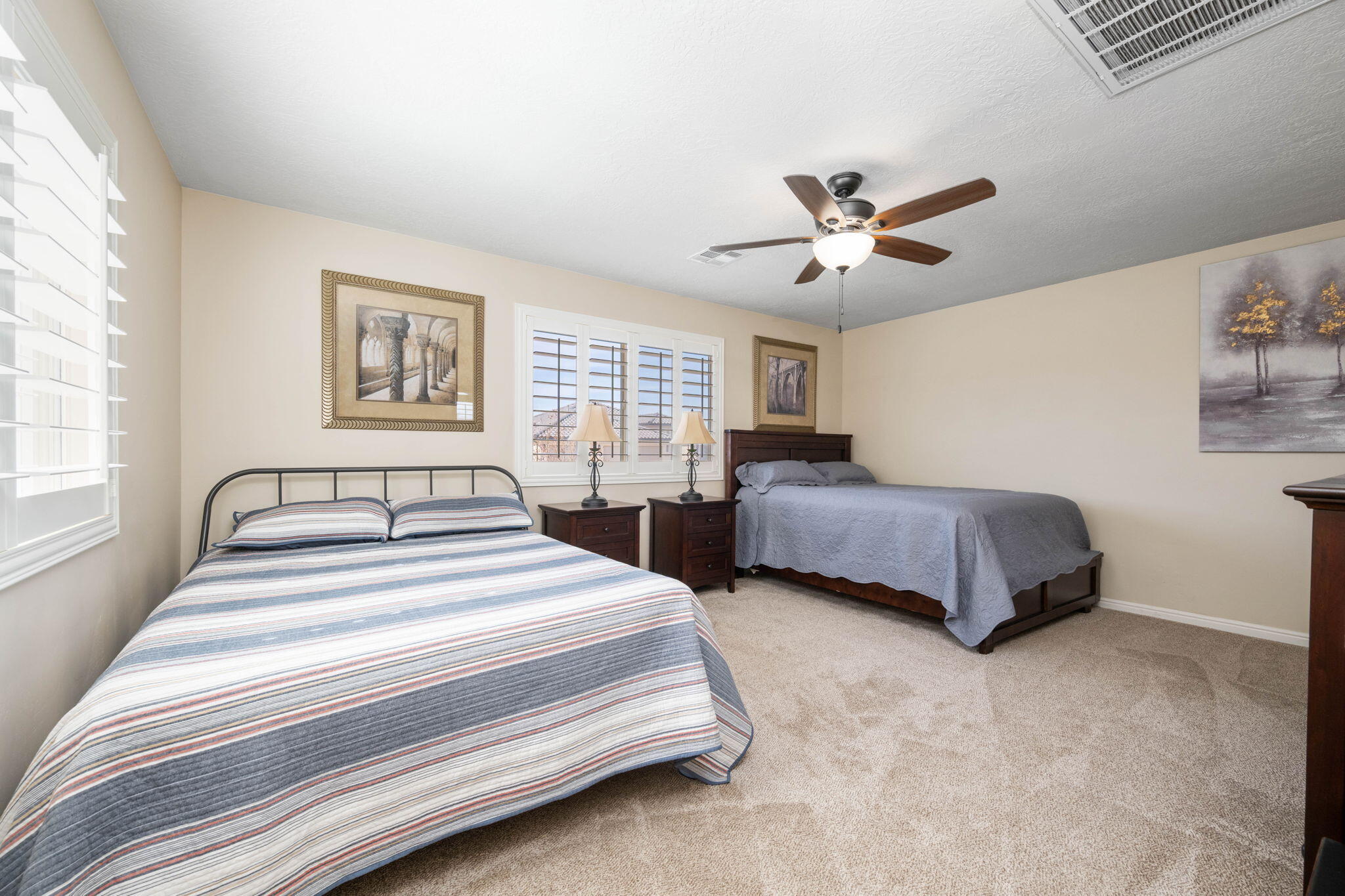 SUGAR PLUM IN THE FIELDS - Residential