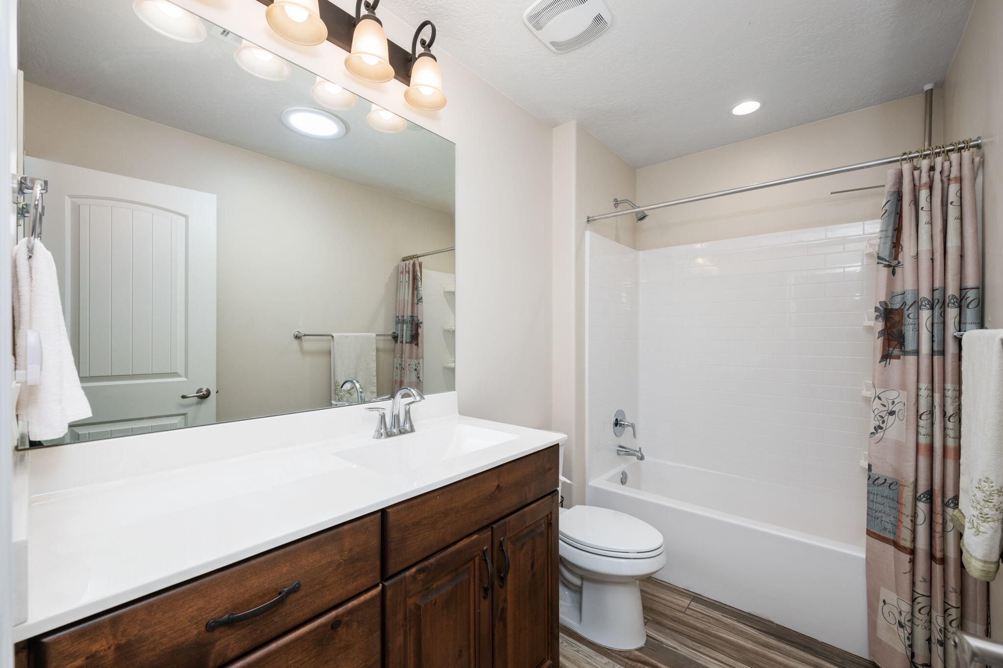 SUGAR PLUM IN THE FIELDS - Residential