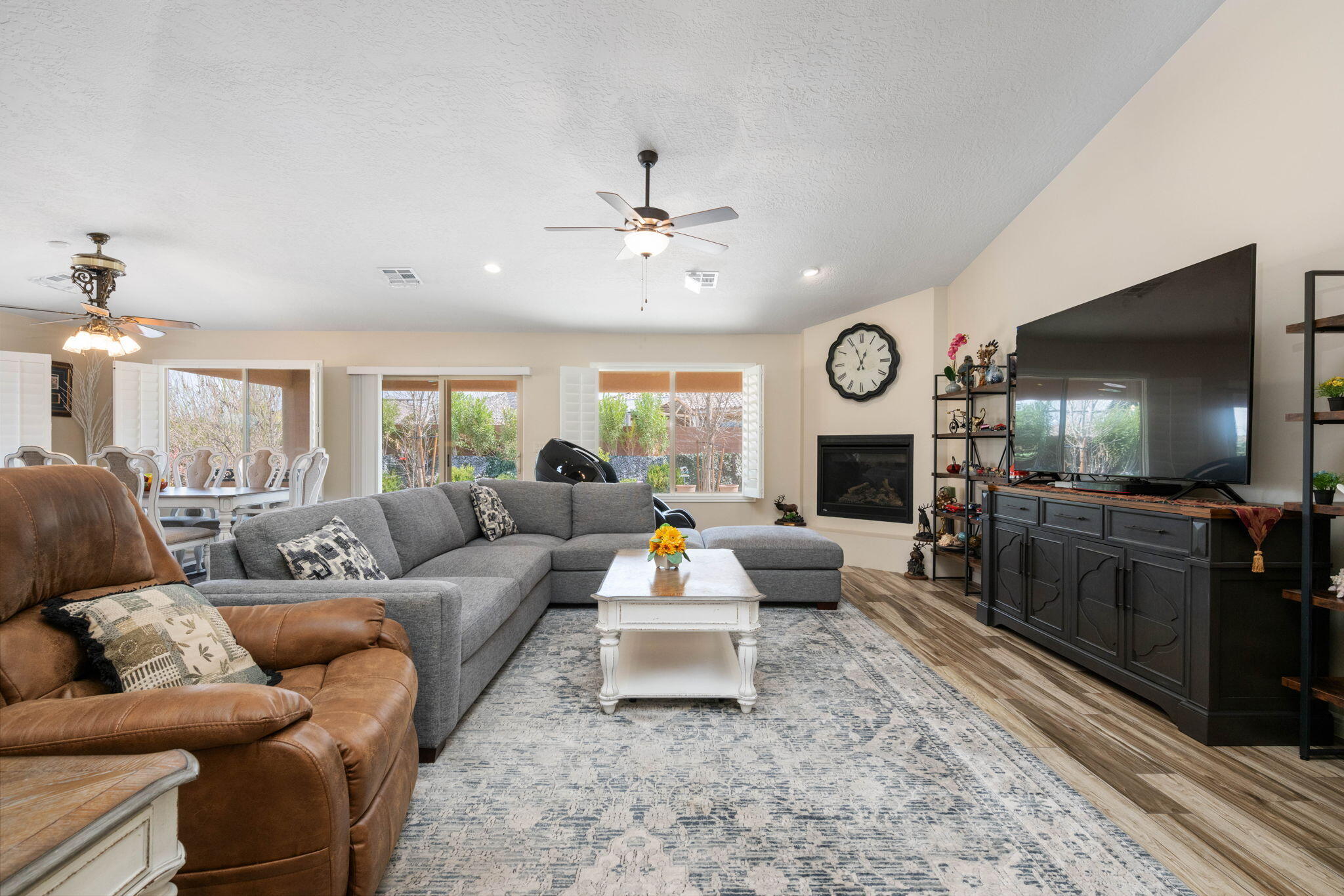 SUGAR PLUM IN THE FIELDS - Residential