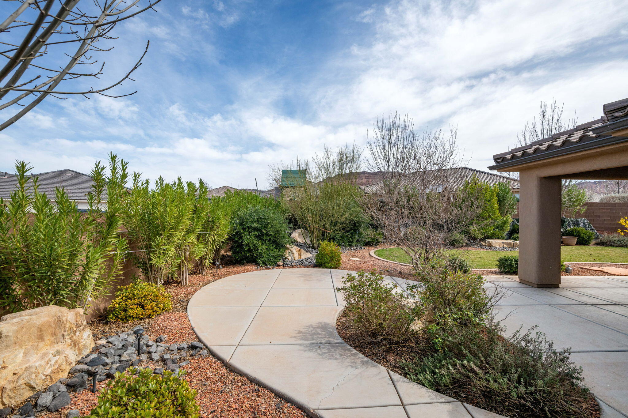 SUGAR PLUM IN THE FIELDS - Residential