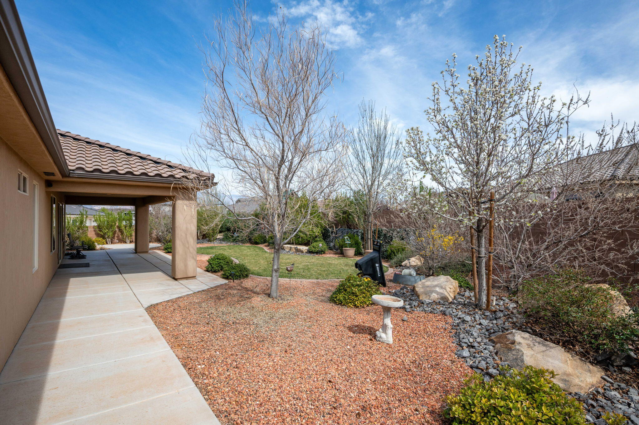 SUGAR PLUM IN THE FIELDS - Residential