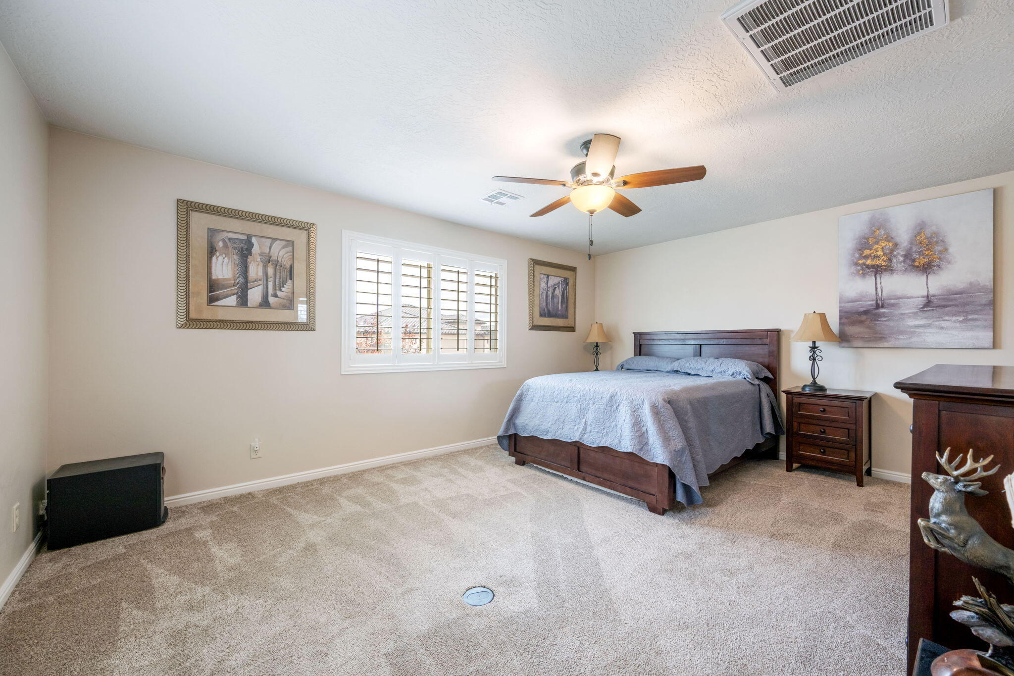 SUGAR PLUM IN THE FIELDS - Residential