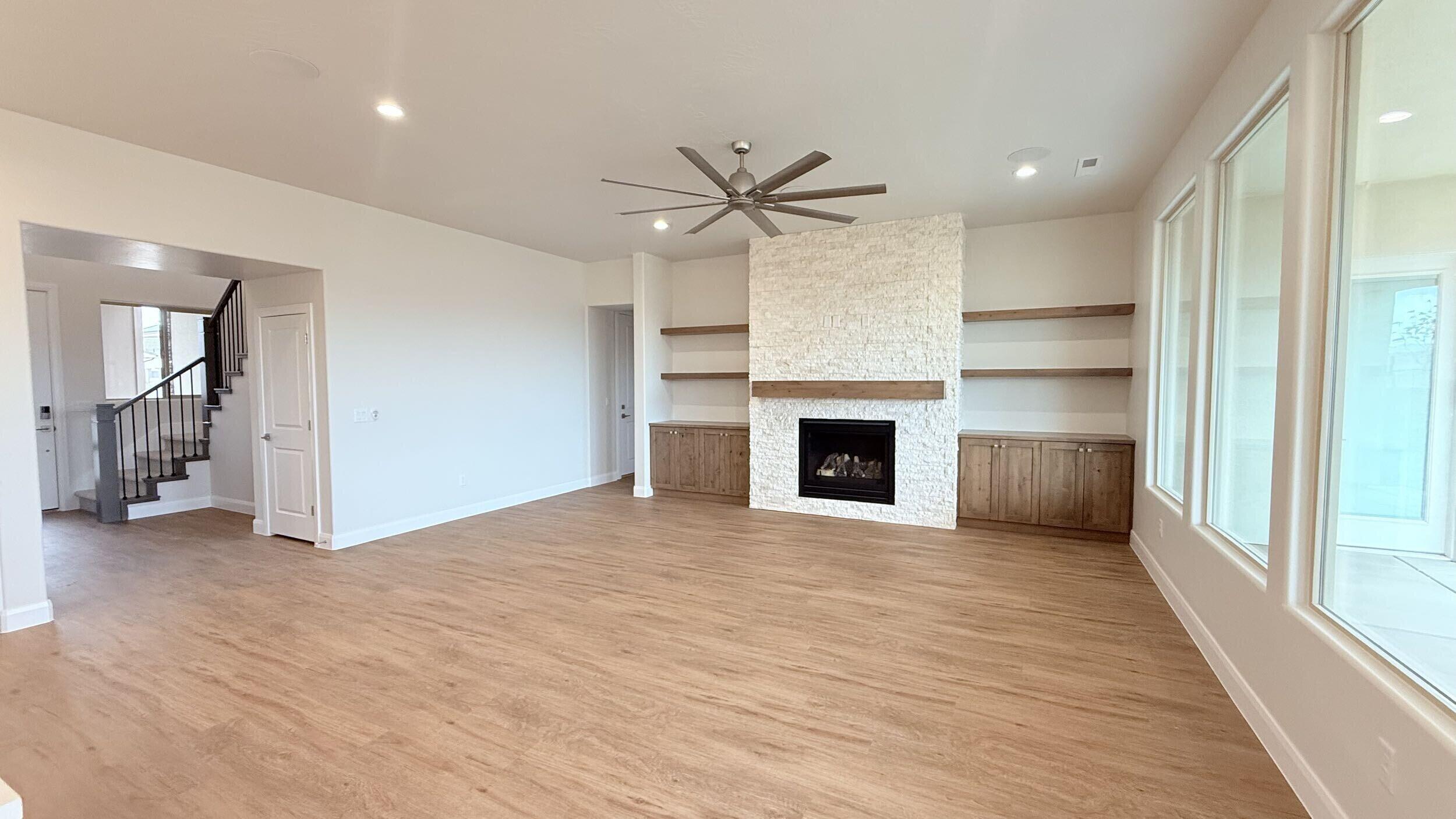 FRANKLIN FIELDS - Residential