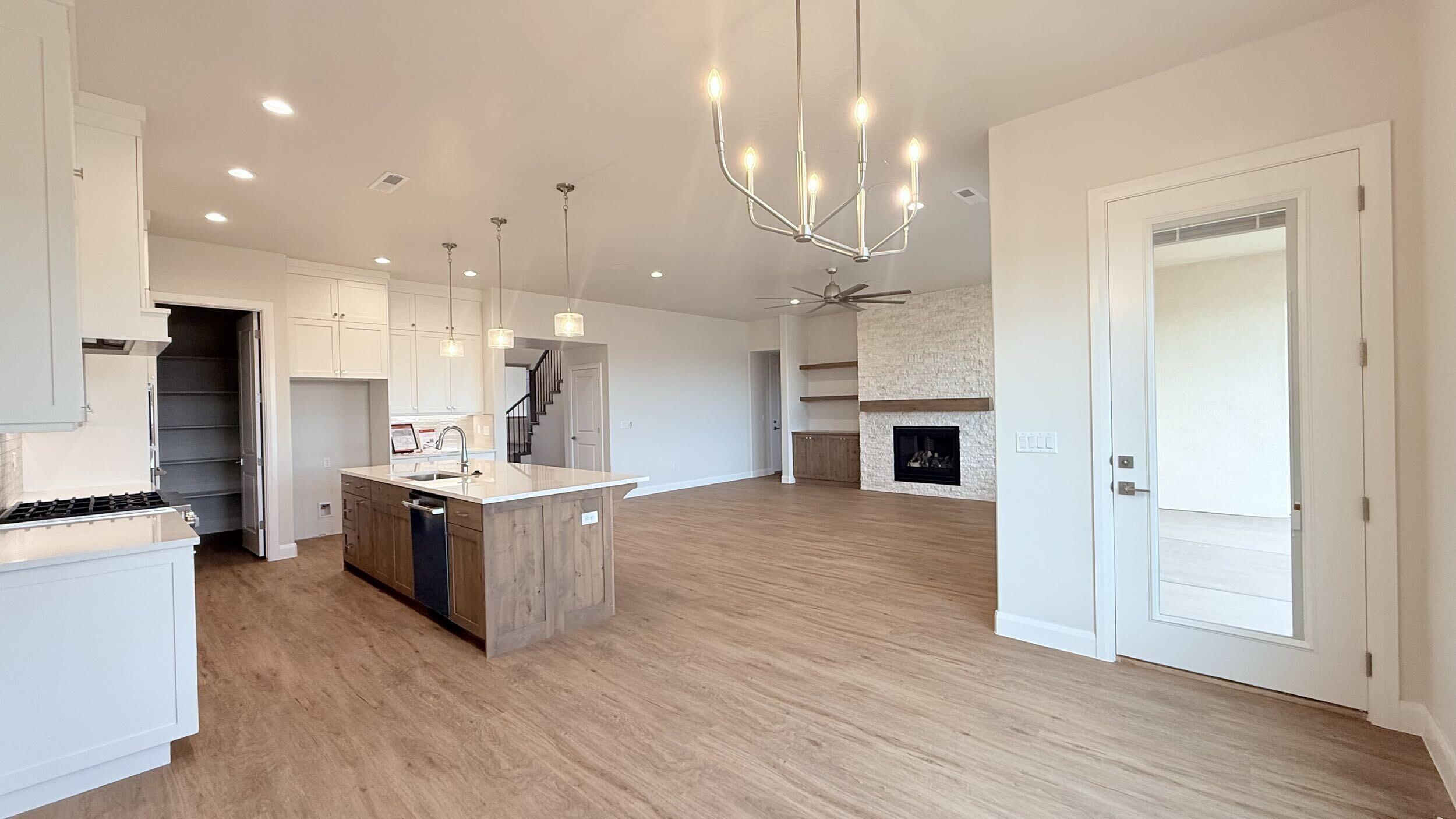 FRANKLIN FIELDS - Residential