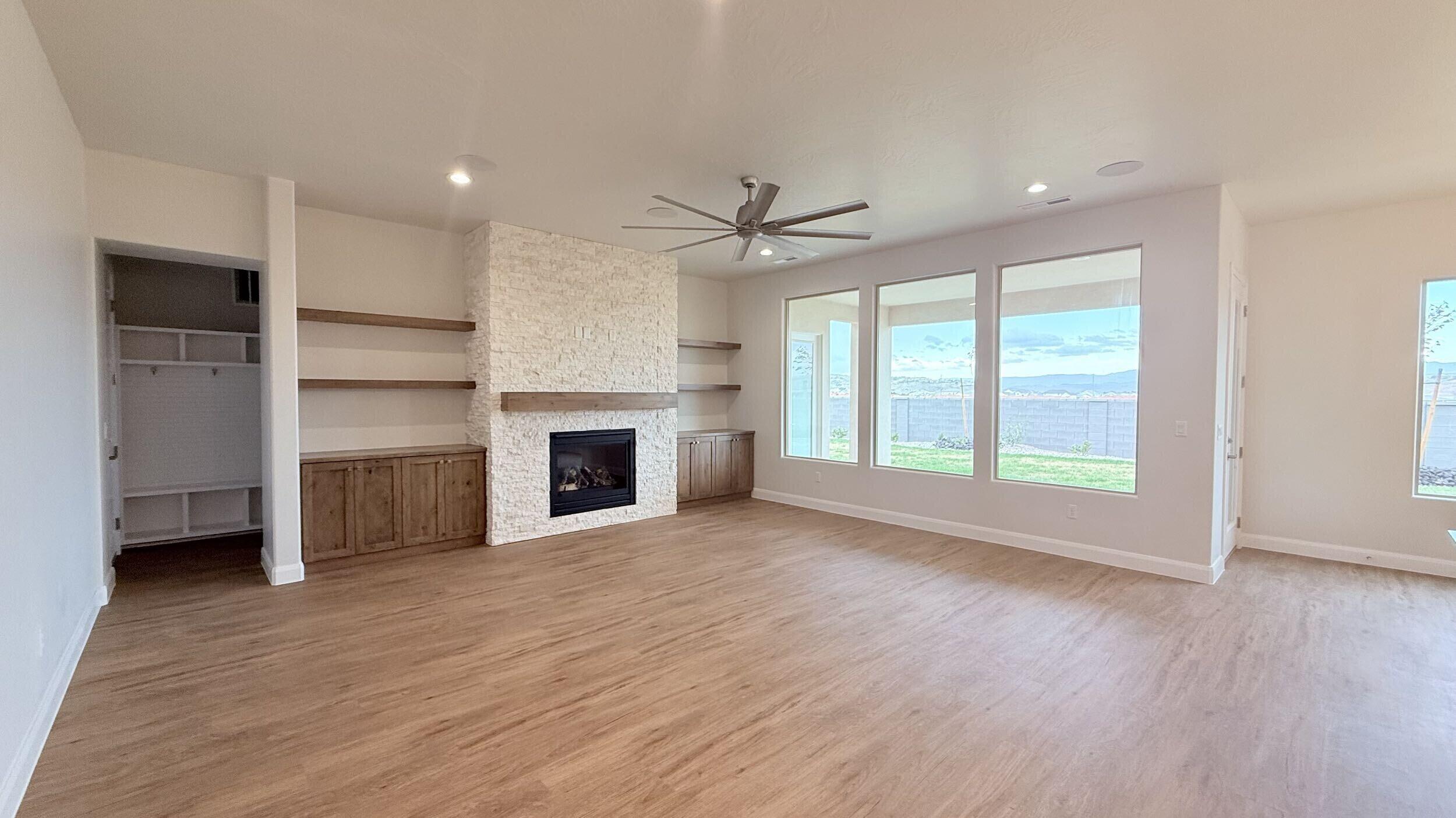 FRANKLIN FIELDS - Residential