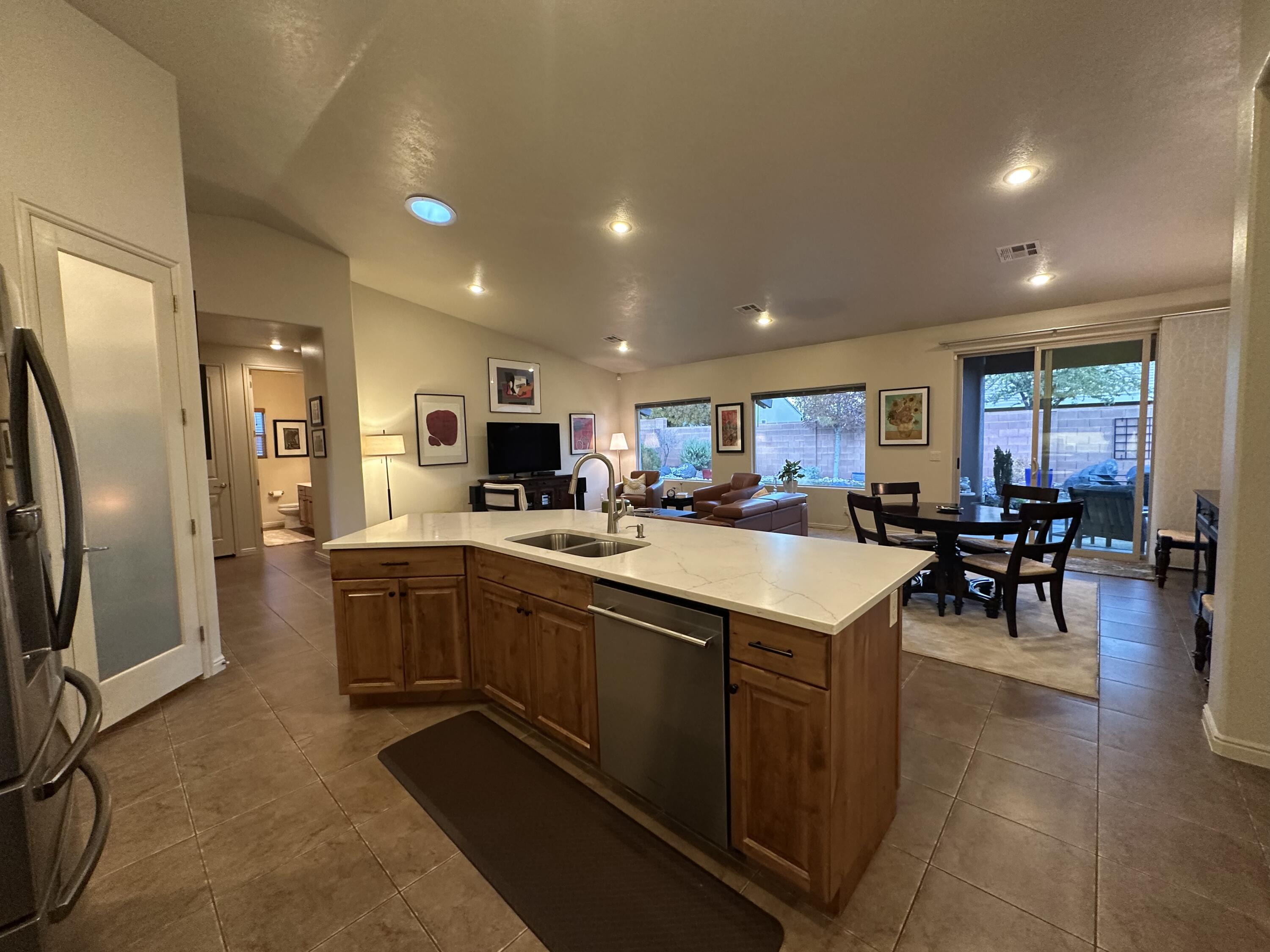 SUN CREST WEST - Residential