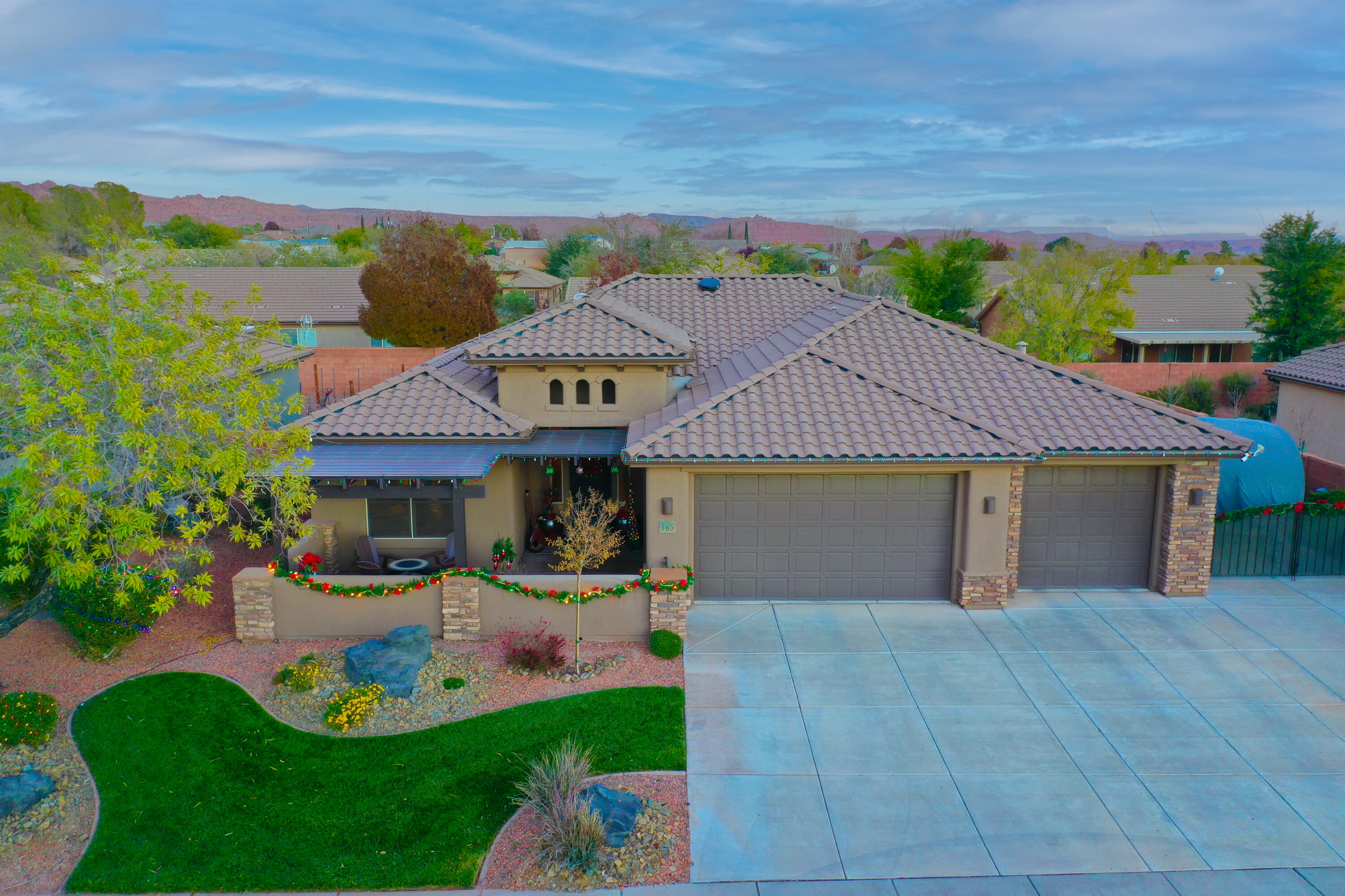 SUN CREST WEST - Residential