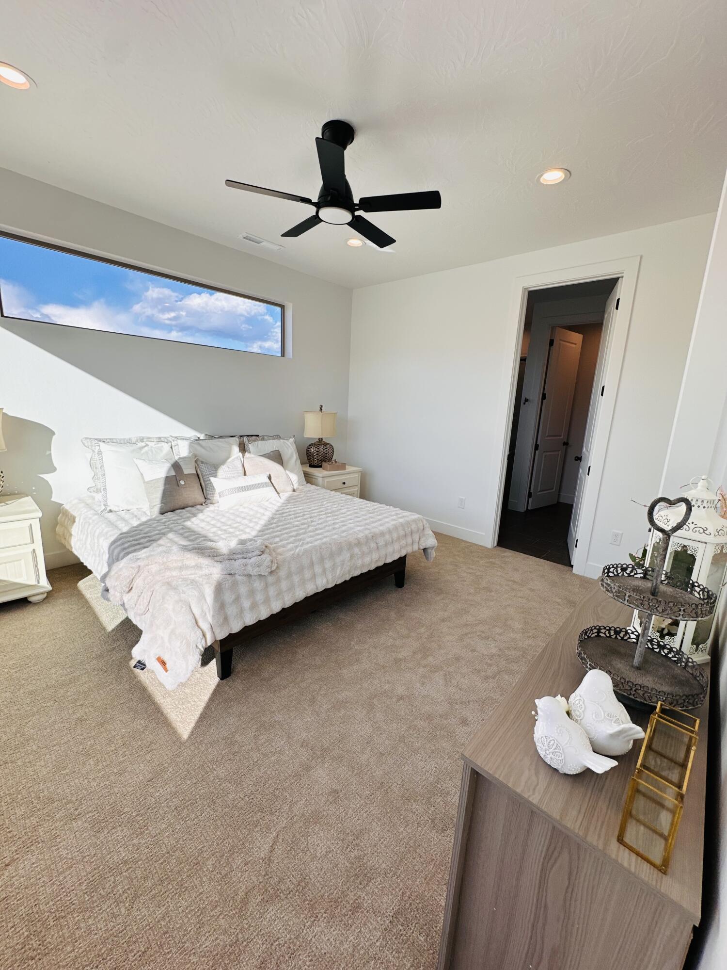 ROSALIA RIDGE AT DIVARIO - Residential