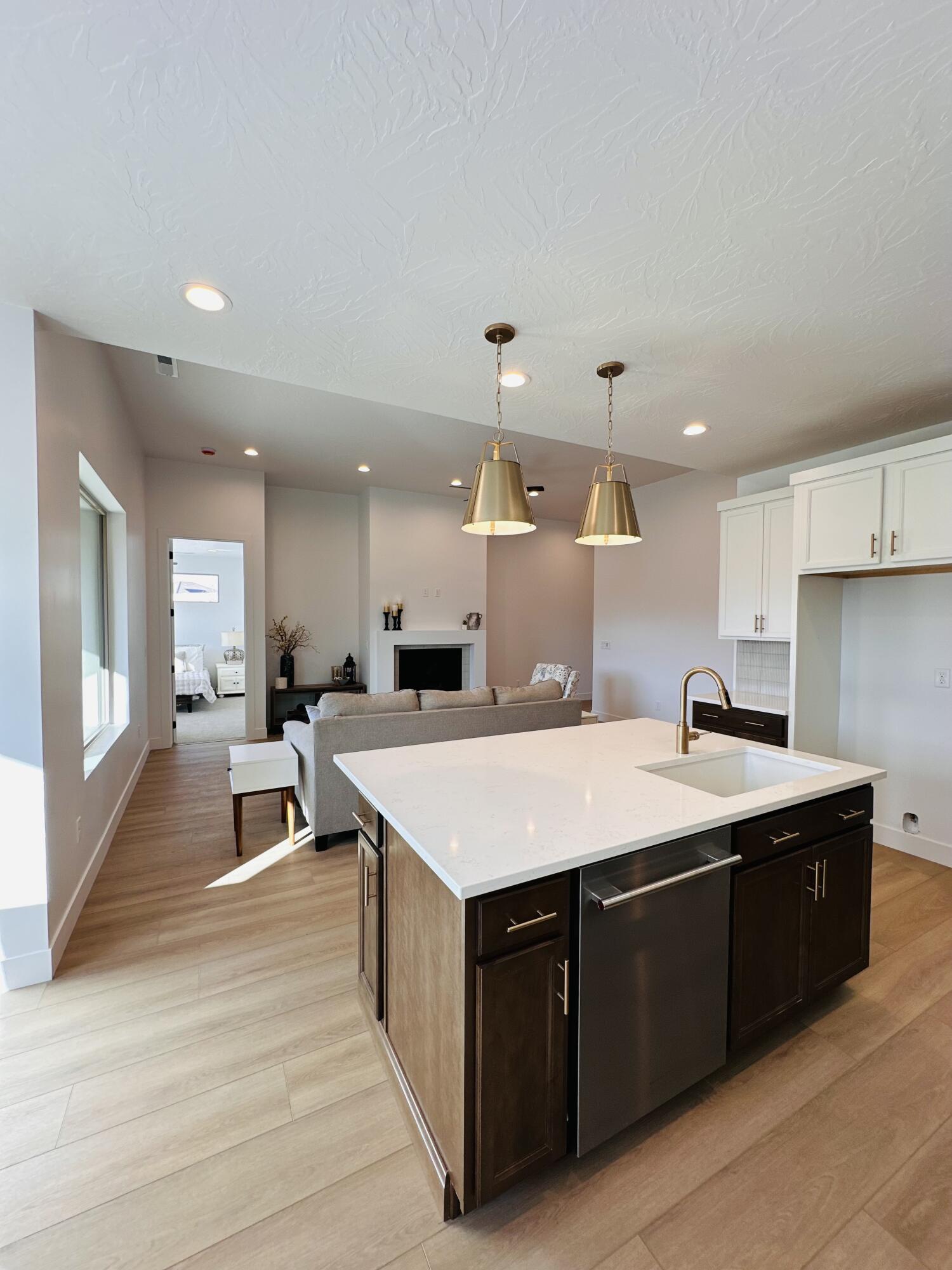 ROSALIA RIDGE AT DIVARIO - Residential