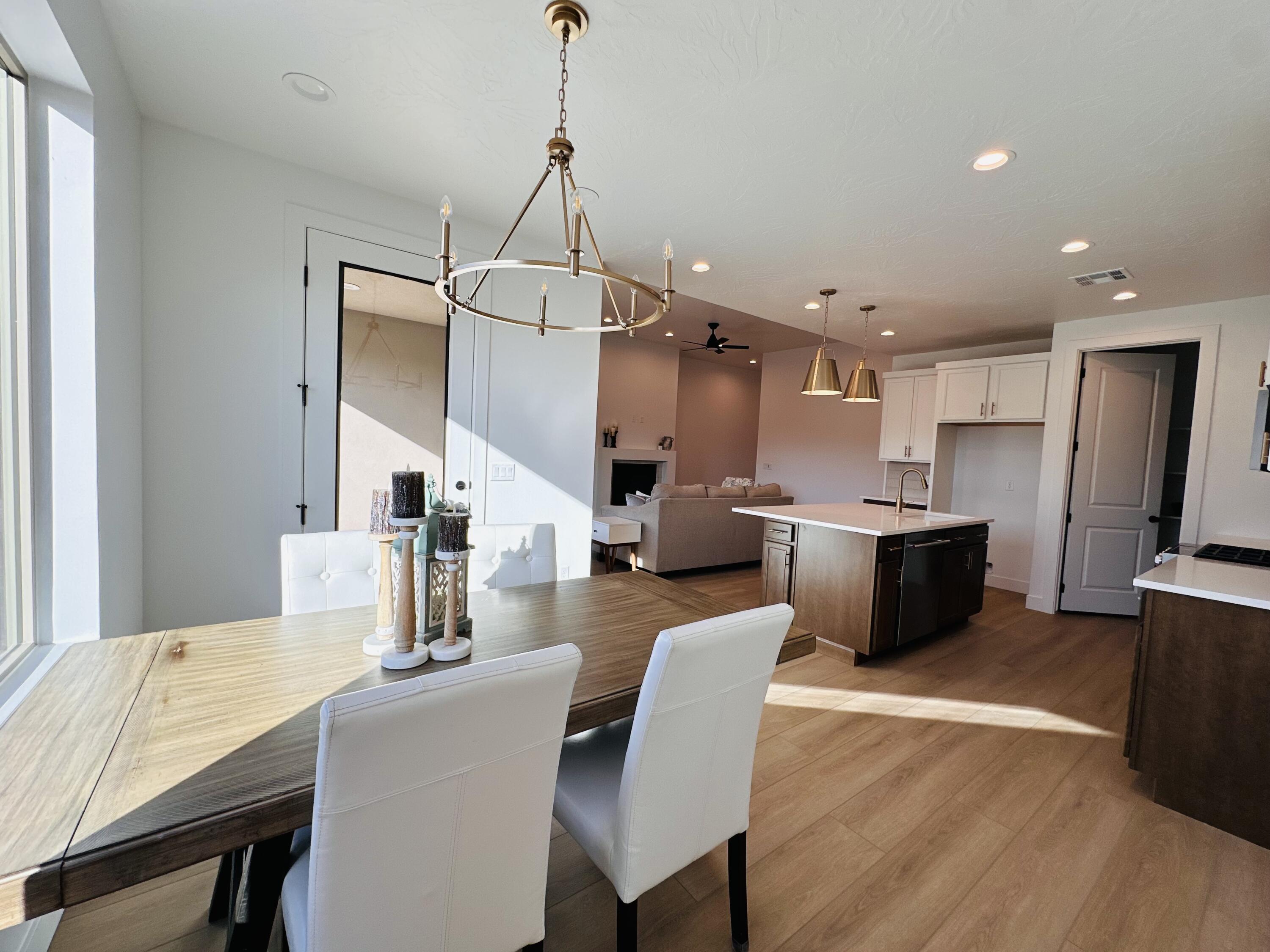 ROSALIA RIDGE AT DIVARIO - Residential