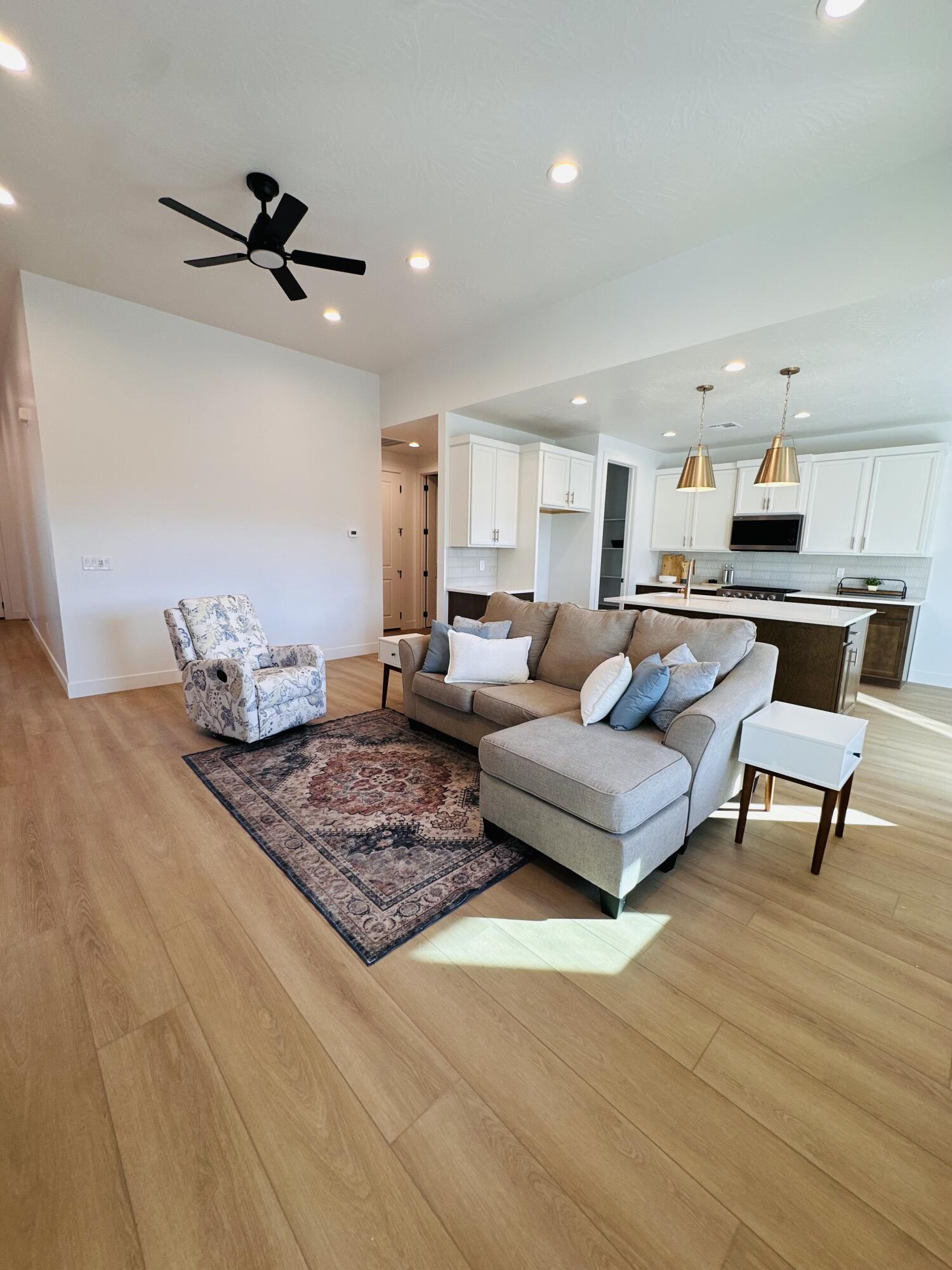 ROSALIA RIDGE AT DIVARIO - Residential