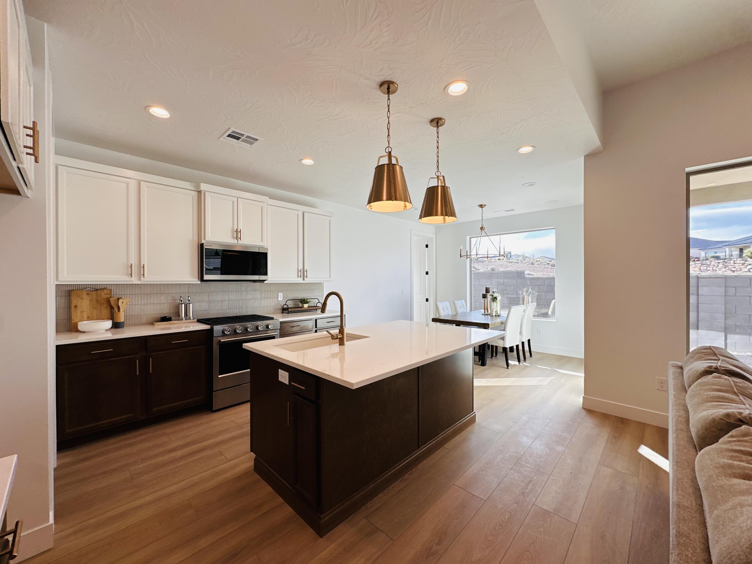 ROSALIA RIDGE AT DIVARIO - Residential