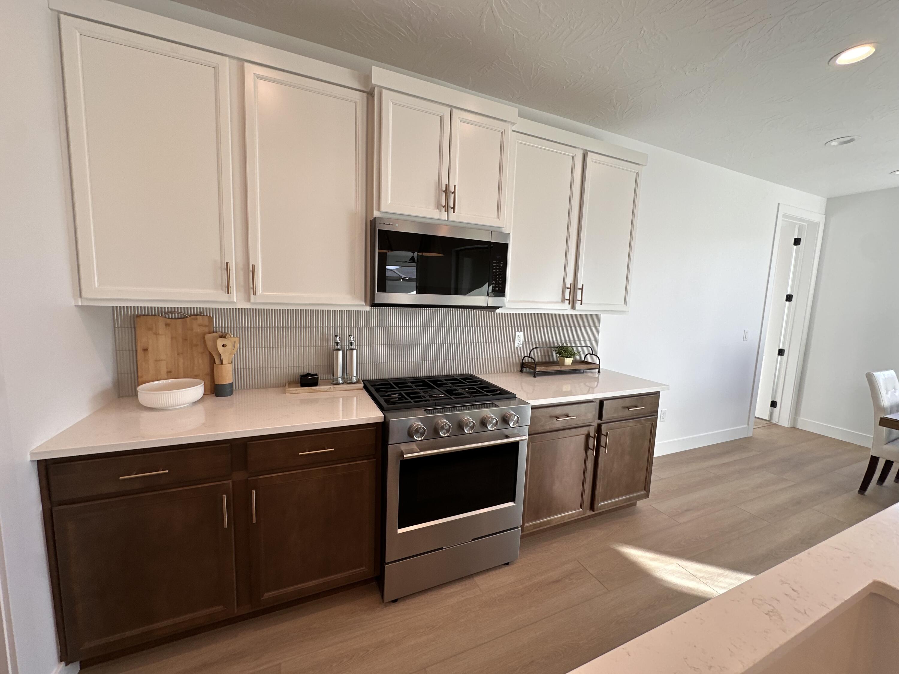 ROSALIA RIDGE AT DIVARIO - Residential