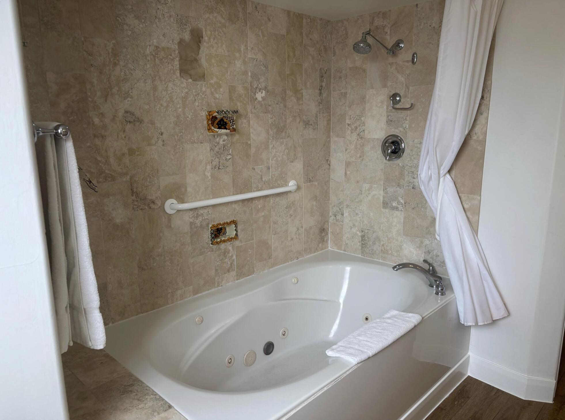 AMIRA AT GREEN VALLEY - Residential