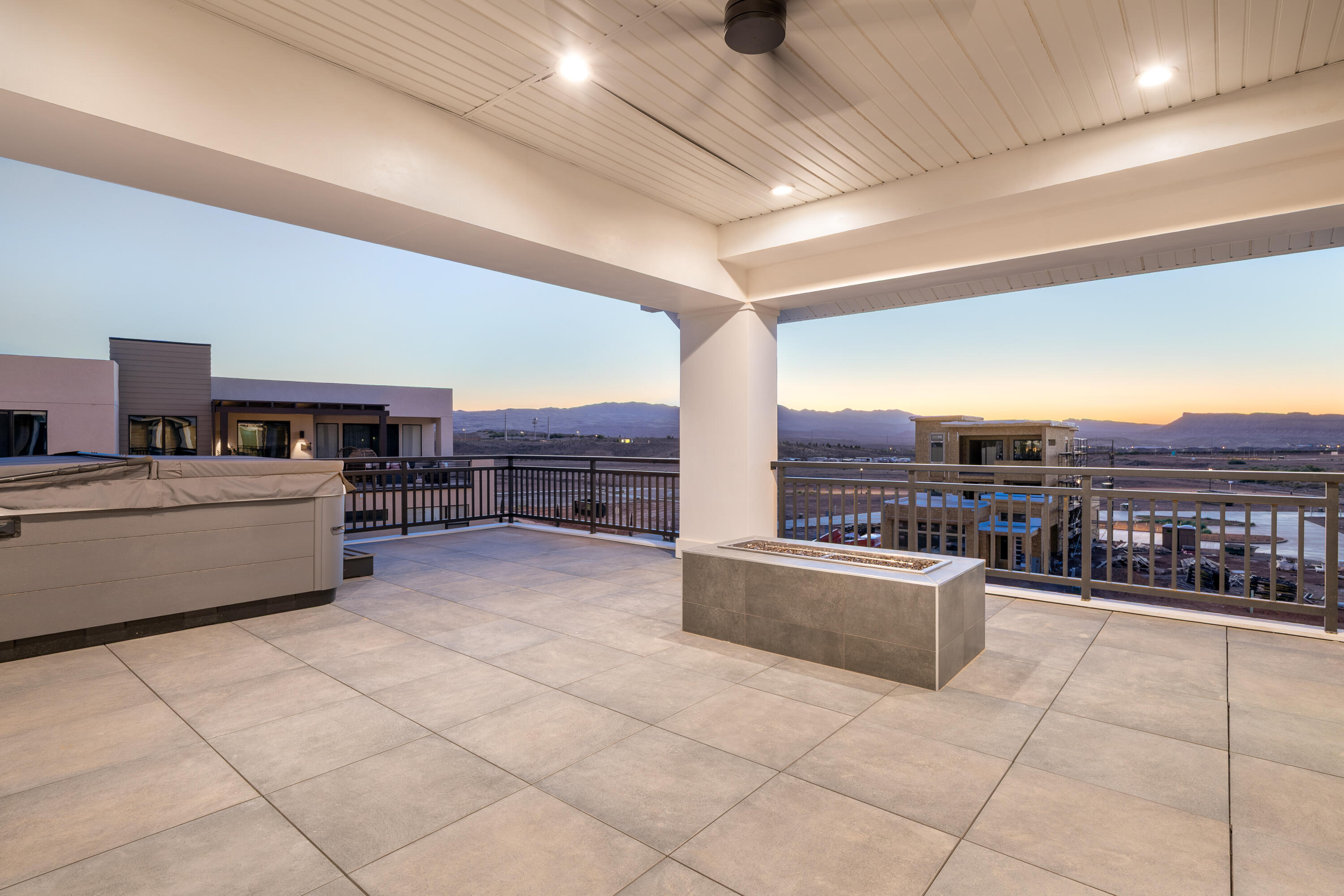 DESERT COLOR RESORT - Residential