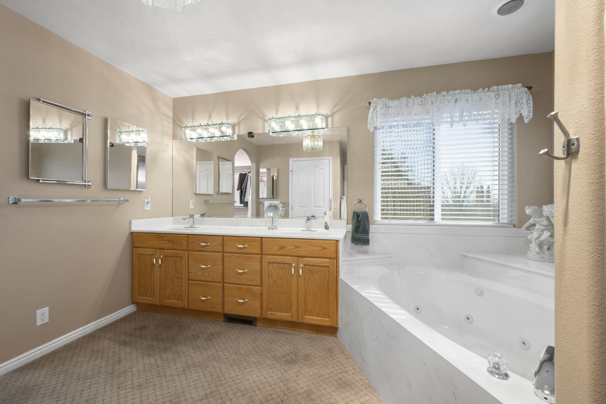 WINCHESTER HILLS - Residential