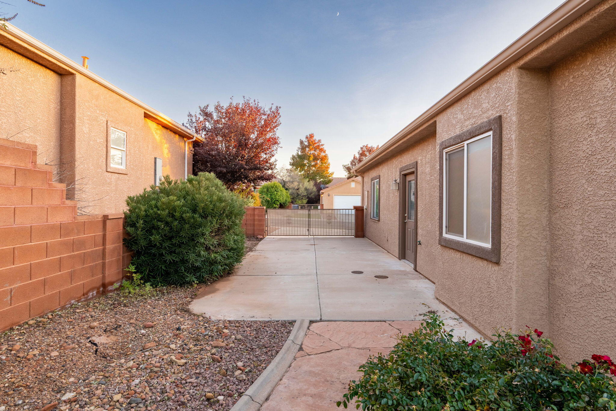 SKY RIDGE - Residential