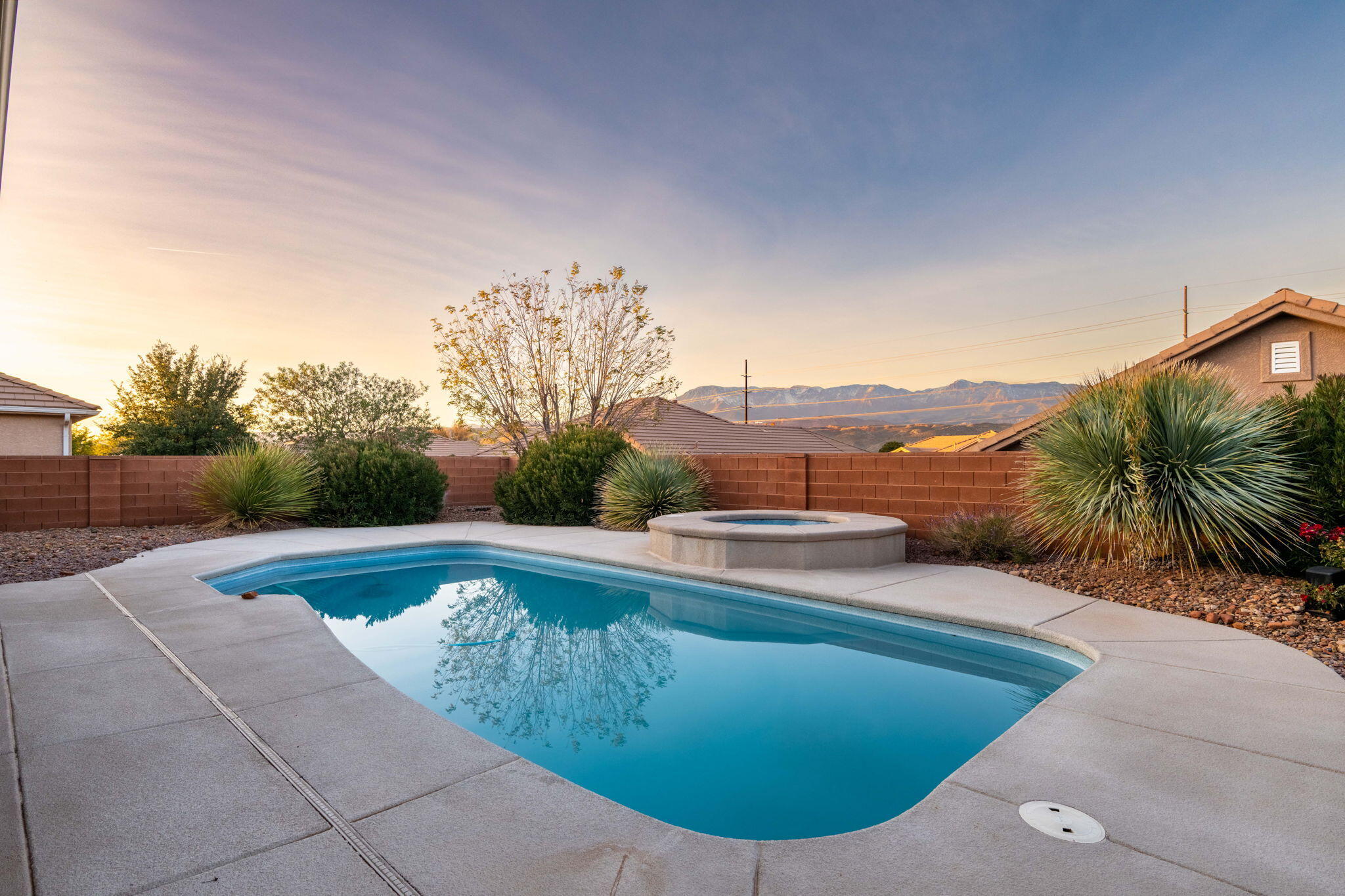 SKY RIDGE - Residential