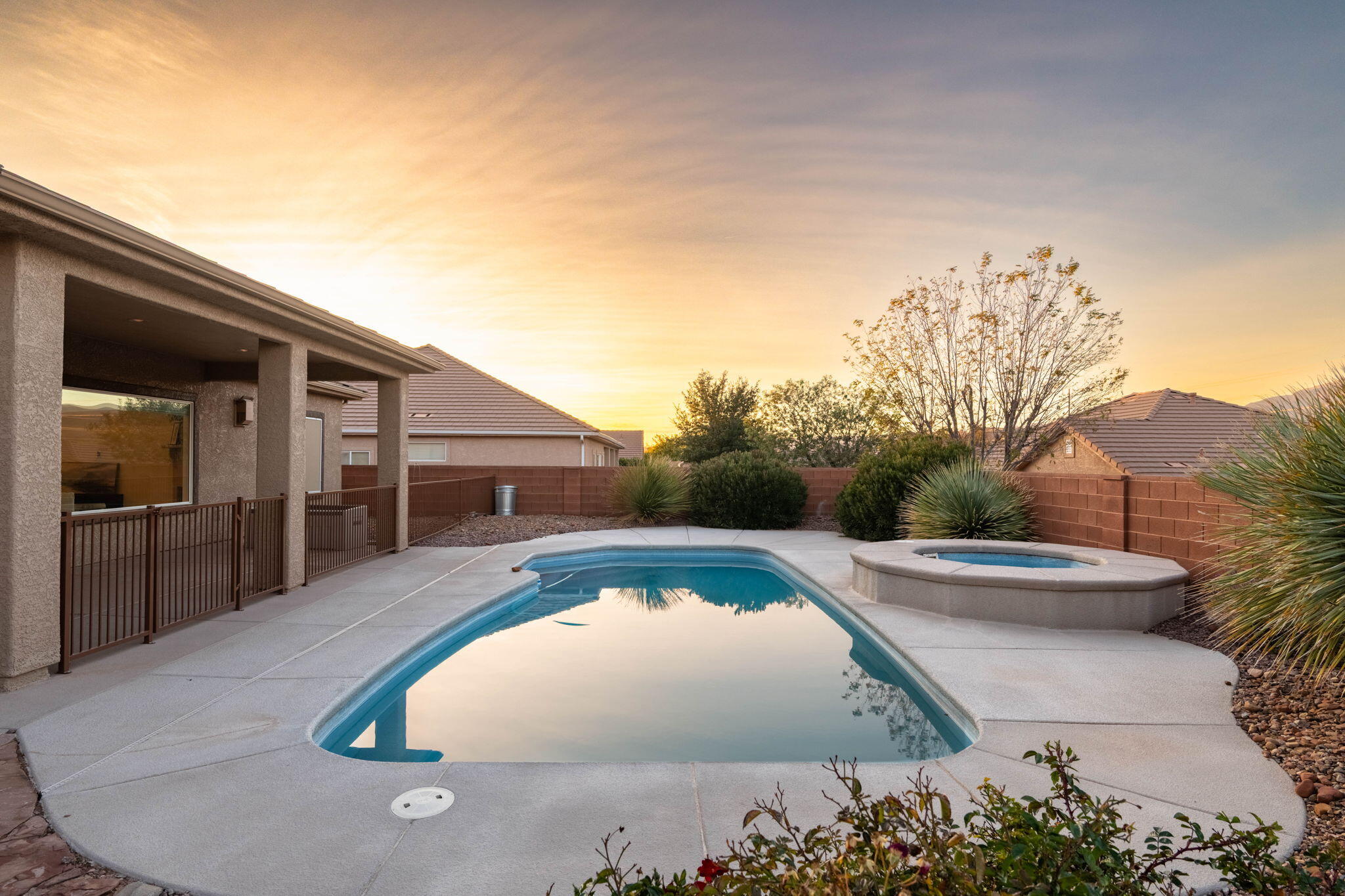 SKY RIDGE - Residential