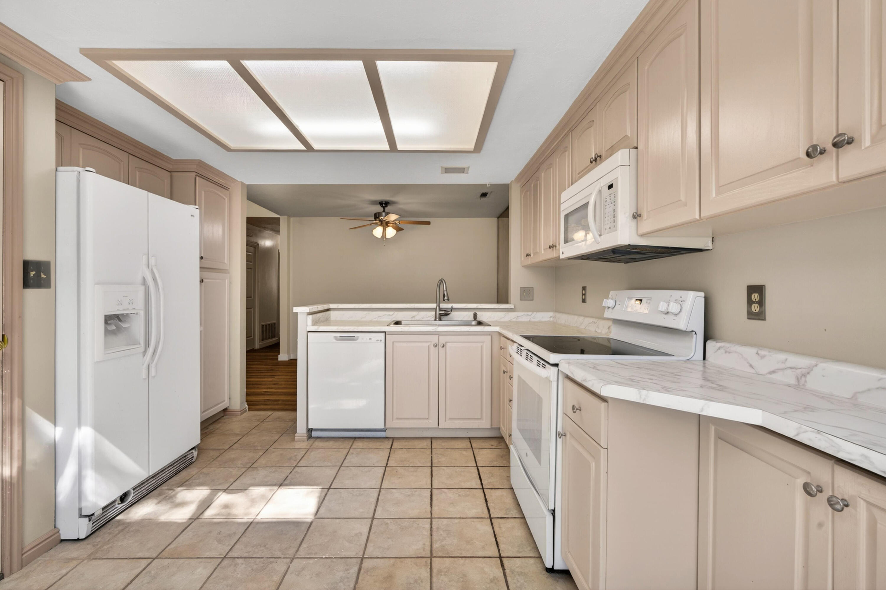 RED CANYON TOWNHOMES - Residential