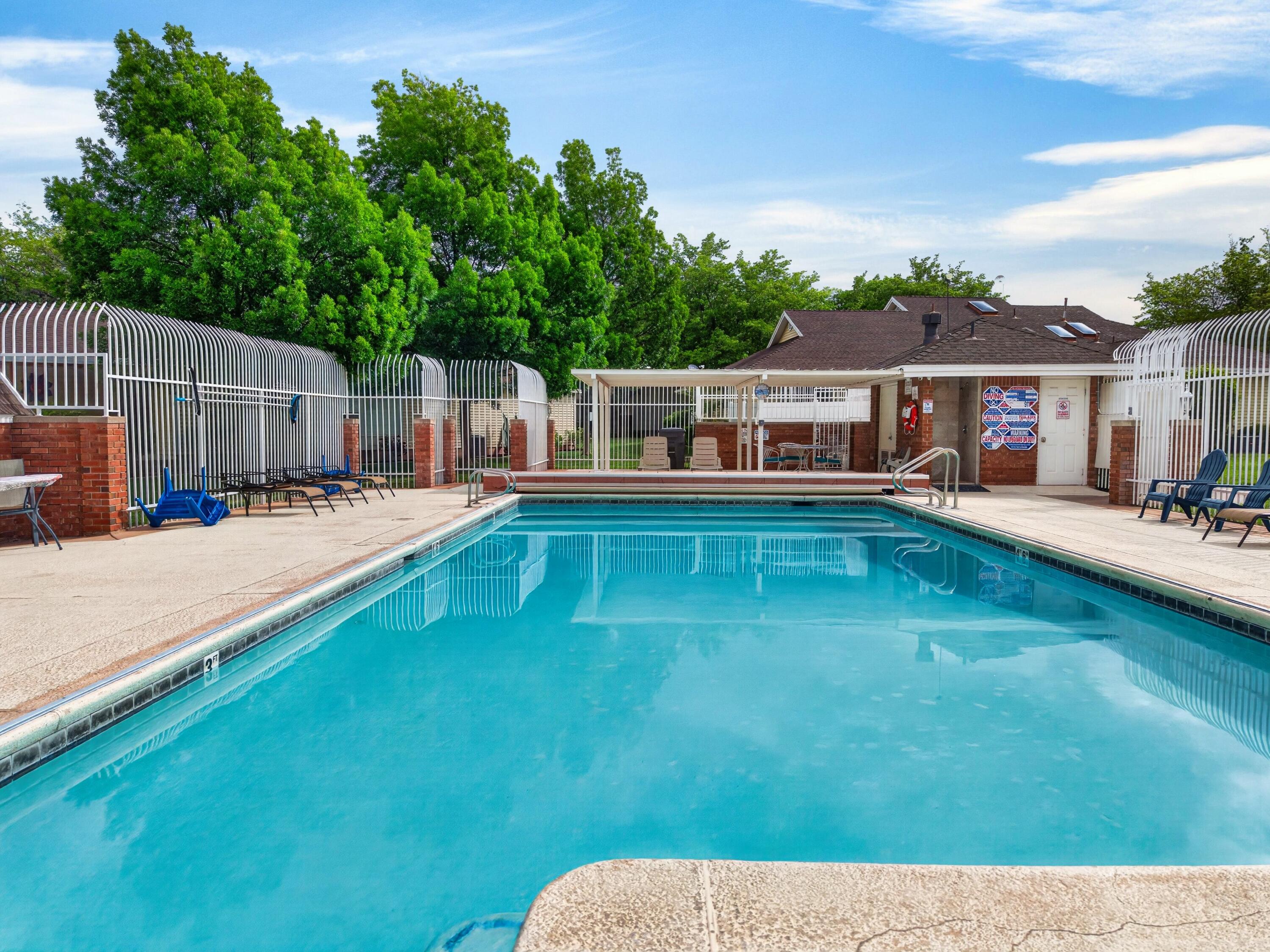 RED CANYON TOWNHOMES - Residential