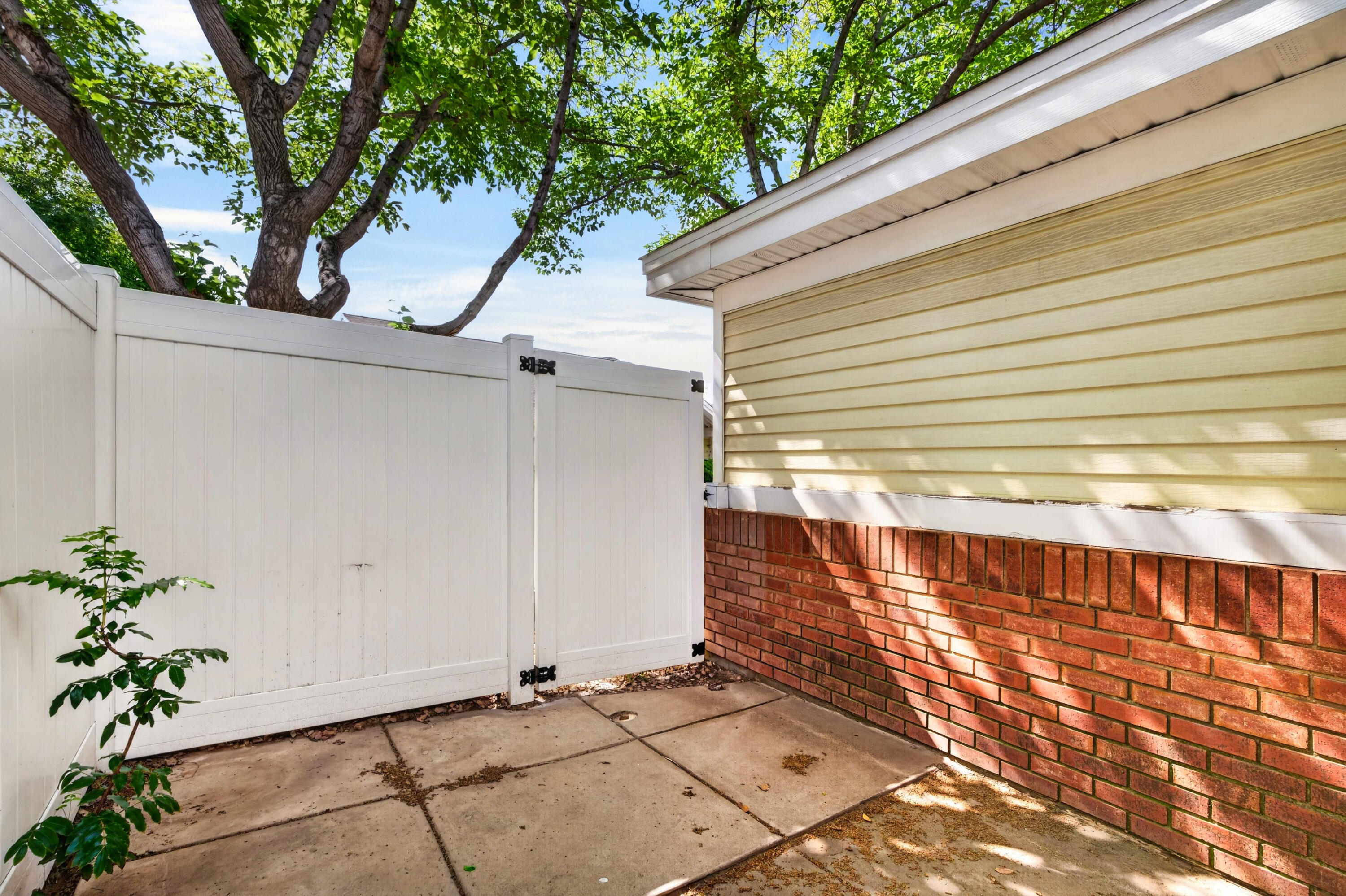 RED CANYON TOWNHOMES - Residential