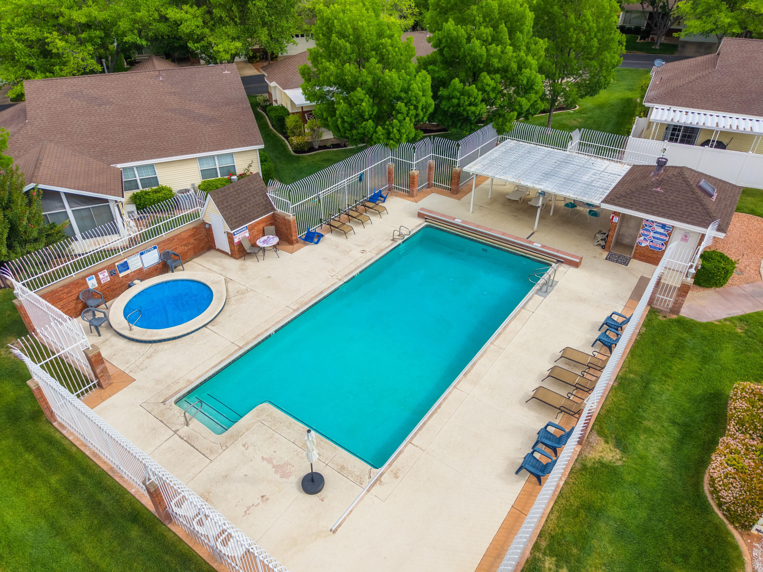 RED CANYON TOWNHOMES - Residential