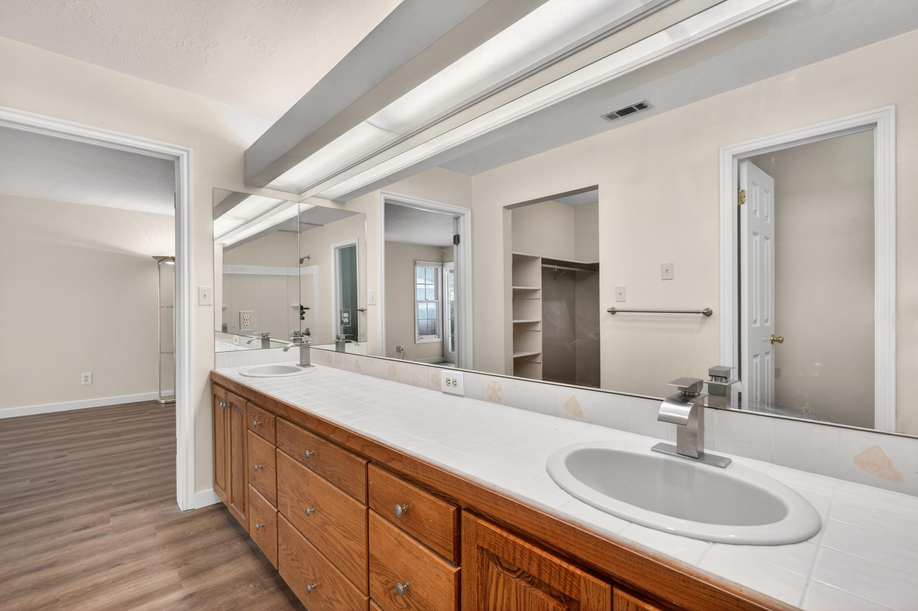 RED CANYON TOWNHOMES - Residential