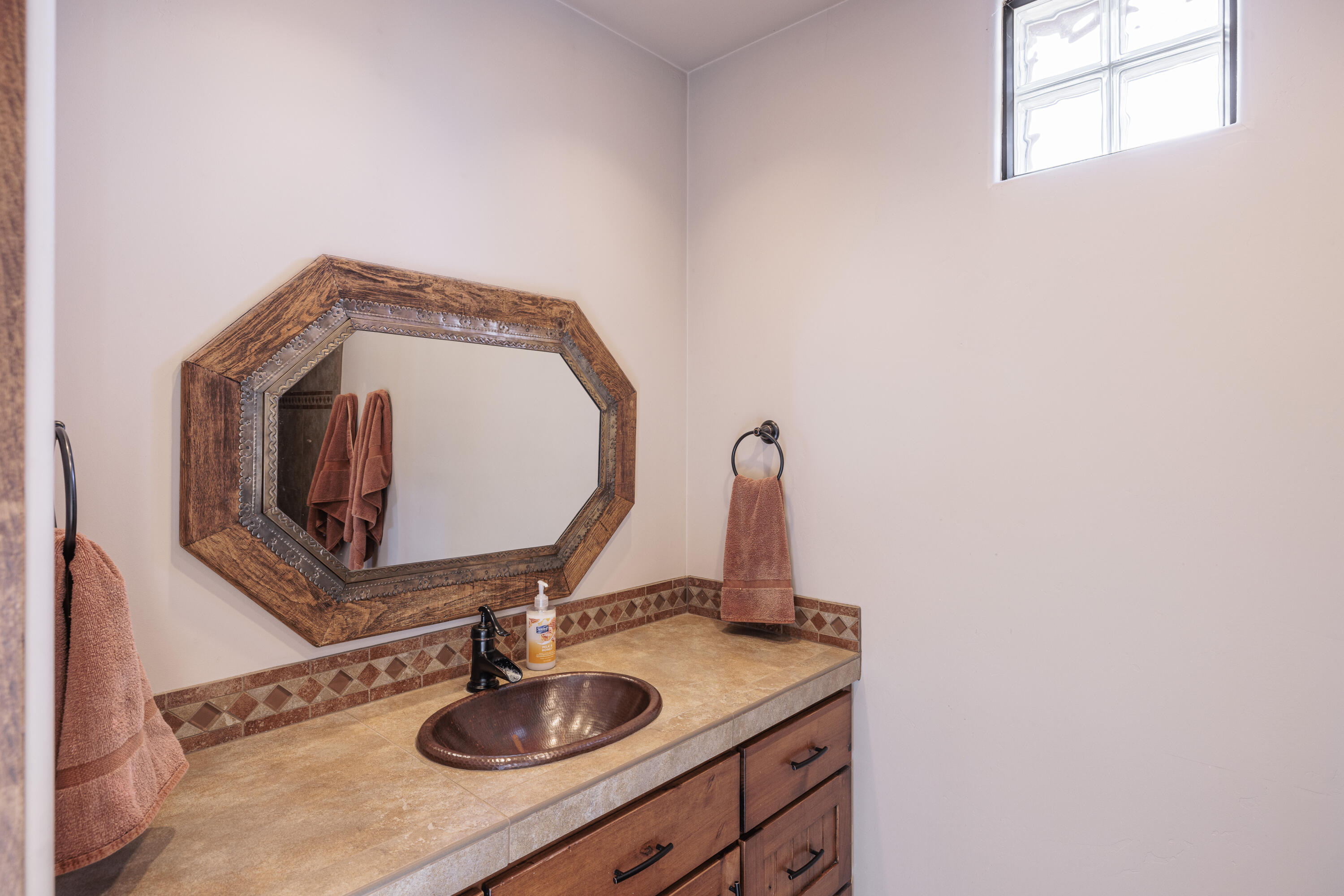 TAVIAWK - Residential