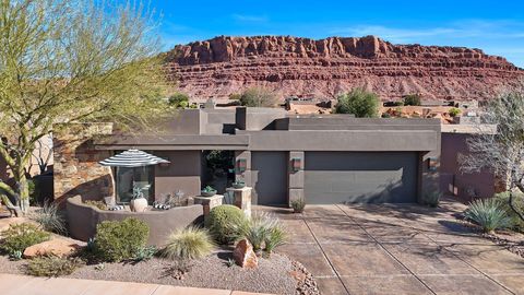 Photo of 2405 W ENTRADA Trail #78, Saint George, UT 84770 (MLS # 26-268492)