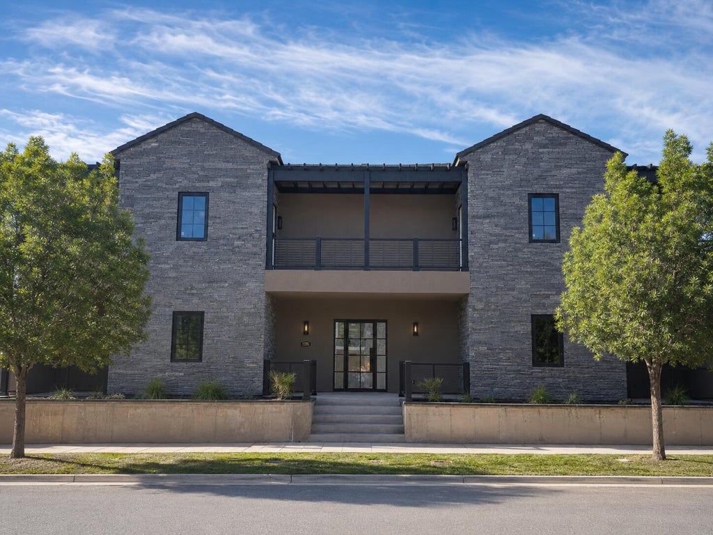 Photo of 1379 S Windsor Parkway, Hurricane, UT 84737 (MLS # 26-277204)