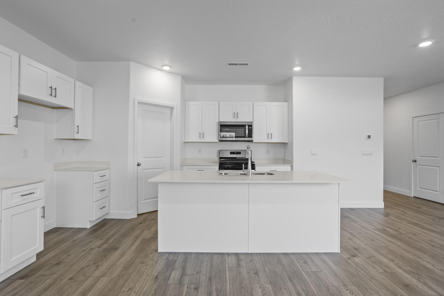 CORRAL HOLLOW AT LONG VALLEY - Residential